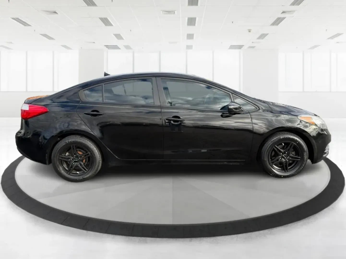 2015 Kia Forte LX (KNAFX4A67F5) with an 1.8L I-4 DOHC engine, located at 1099 N County Rd 25A , Troy, OH, 45373, (937) 908-9800, 40.057079, -84.212883 - Experience the perfect blend of style, comfort, and reliability with the 2015 Kia Forte LX, available now at Advantage Car and Credit in New Carlisle, OH. This sleek sedan is designed to elevate your daily commute and provide the ideal ride for weekend adventures, making it a versatile choice for ev - Photo#1