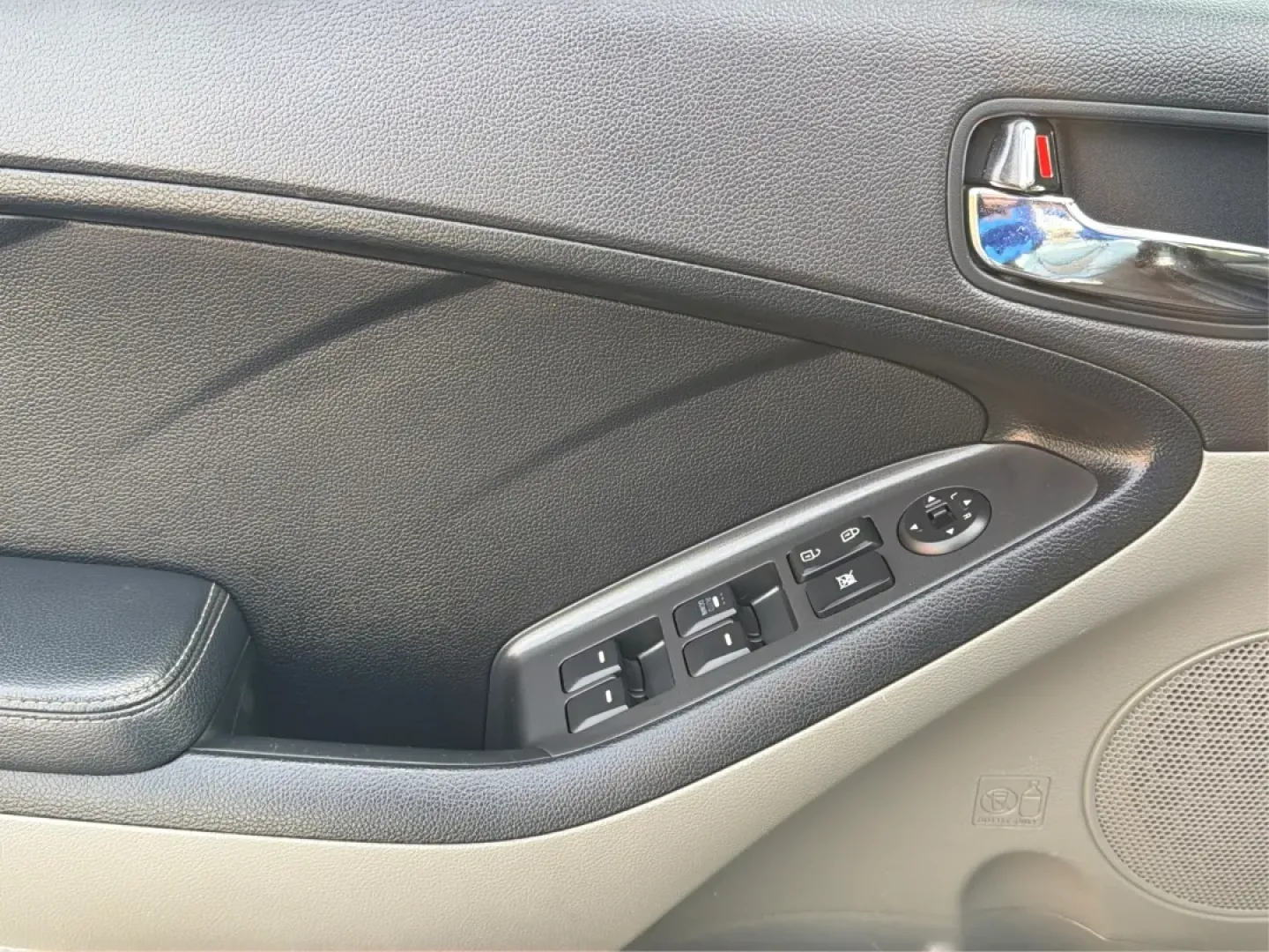 2015 Kia Forte LX (KNAFX4A67F5) with an 1.8L I-4 DOHC engine, located at 1099 N County Rd 25A , Troy, OH, 45373, (937) 908-9800, 40.057079, -84.212883 - Experience the perfect blend of style, comfort, and reliability with the 2015 Kia Forte LX, available now at Advantage Car and Credit in New Carlisle, OH. This sleek sedan is designed to elevate your daily commute and provide the ideal ride for weekend adventures, making it a versatile choice for ev - Photo#17