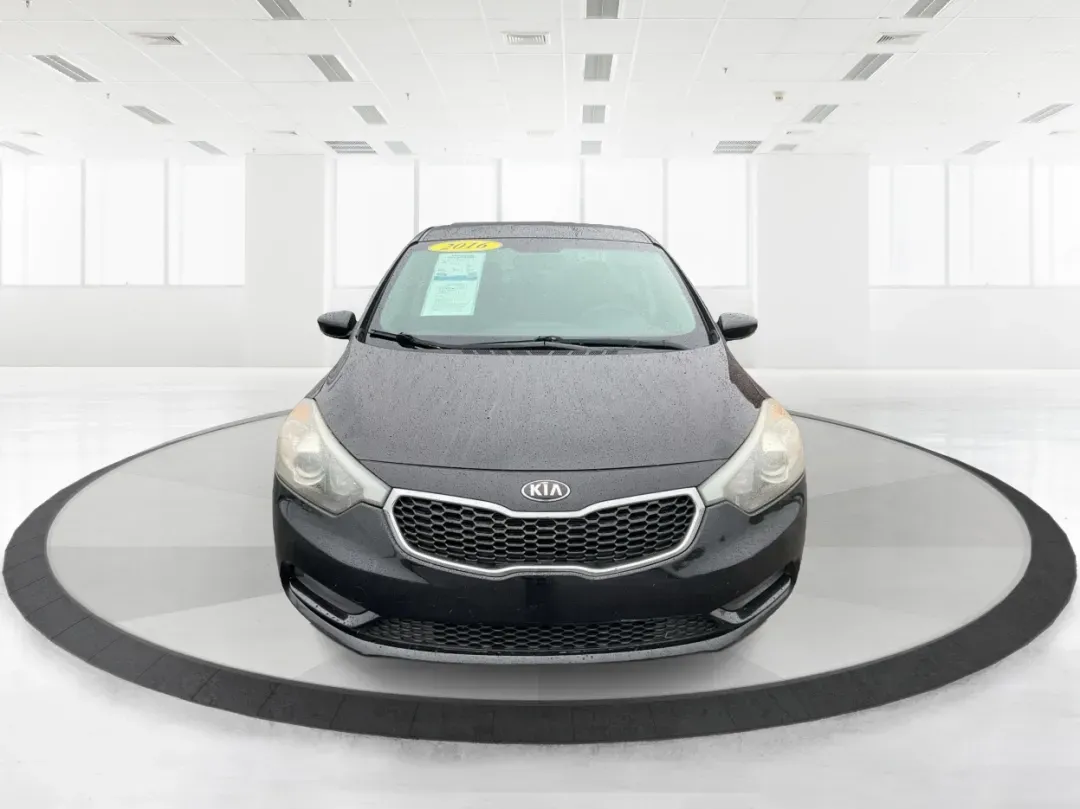 2016 Kia Forte LX (KNAFK4A68G5) with an 1.8L I-4 DOHC engine, located at 1184 Kauffman Ave, Fairborn, OH, 45324, (937) 908-9800, 39.807072, -84.030914 - **Discover Your Perfect Commuter Companion: 2016 Kia Forte LX at Advantage Car and Credit - Fairborn**<br /> <br /> Are you tired of the daily grind on public transportation or cramped rides with friends? Elevate your commuting experience with this stunning 2016 Kia Forte LX, designed to make every - Photo#7