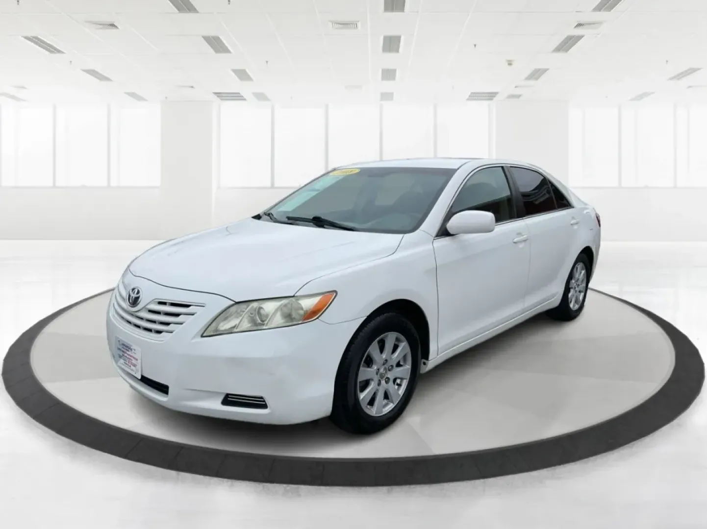 2008 Toyota Camry LE | SE | XLE (4T4BE46K18R) with an 2.4L I-4 DOHC engine, located at 401 Woodman Dr, Riverside, OH, 45431, (937) 908-9800, 39.760899, -84.123421 - Are you on the hunt for a reliable sedan that blends comfort and style with unbeatable affordability? Look no further! The 2008 Toyota Camry LE, available at Advantage Car and Credit in Riverside, OH, is the perfect vehicle for anyone seeking a dependable ride for daily commutes or family outings. W - Photo#8