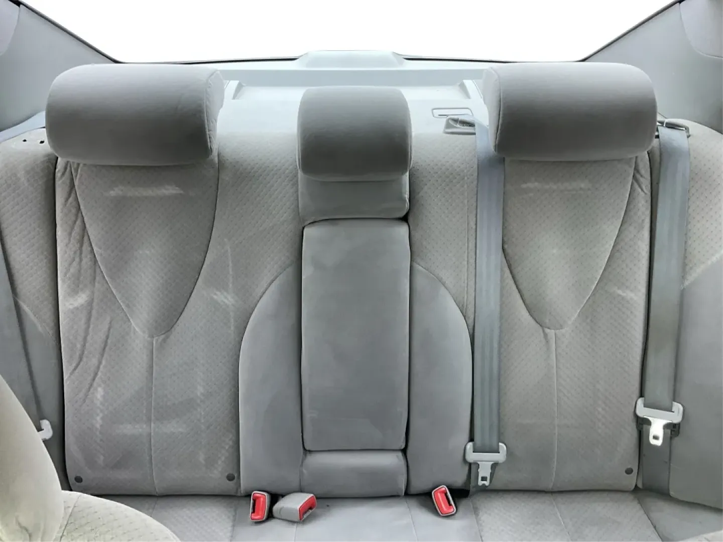 2008 Toyota Camry LE | SE | XLE (4T4BE46K18R) with an 2.4L I-4 DOHC engine, located at 401 Woodman Dr, Riverside, OH, 45431, (937) 908-9800, 39.760899, -84.123421 - Are you on the hunt for a reliable sedan that blends comfort and style with unbeatable affordability? Look no further! The 2008 Toyota Camry LE, available at Advantage Car and Credit in Riverside, OH, is the perfect vehicle for anyone seeking a dependable ride for daily commutes or family outings. W - Photo#14