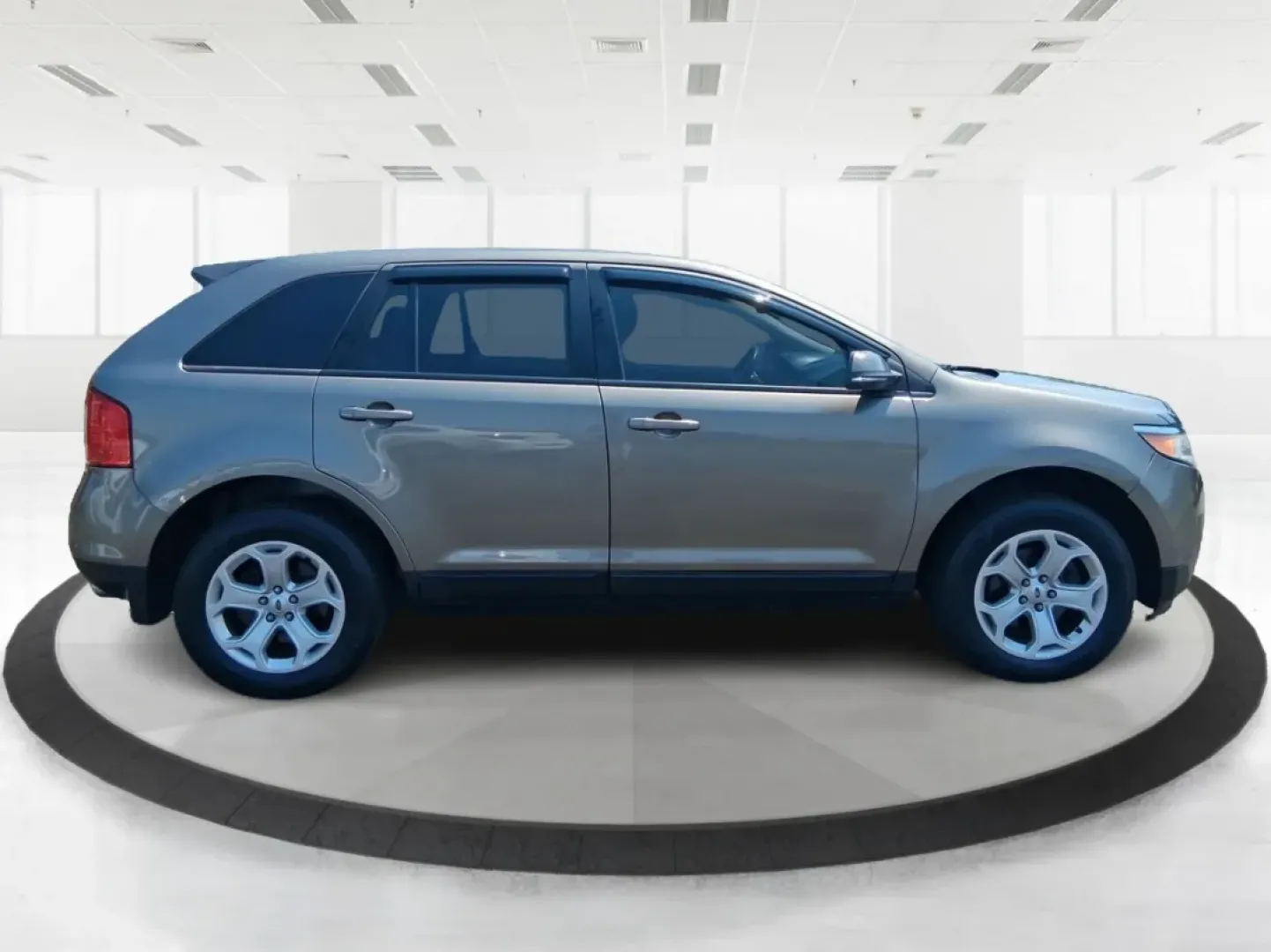 2014 Ford Edge SEL (2FMDK4JCXEB) with an 3.5L V-6 DOHC engine, located at 401 Woodman Dr, Riverside, OH, 45431, (937) 908-9800, 39.760899, -84.123421 - Are you searching for the perfect vehicle to elevate your family adventures or enhance your daily commute? Look no further! The 2014 Ford Edge SEL is designed to fit every aspect of your lifestyle, whether you're navigating busy city streets, embarking on weekend getaways, or simply running errands - Photo#1