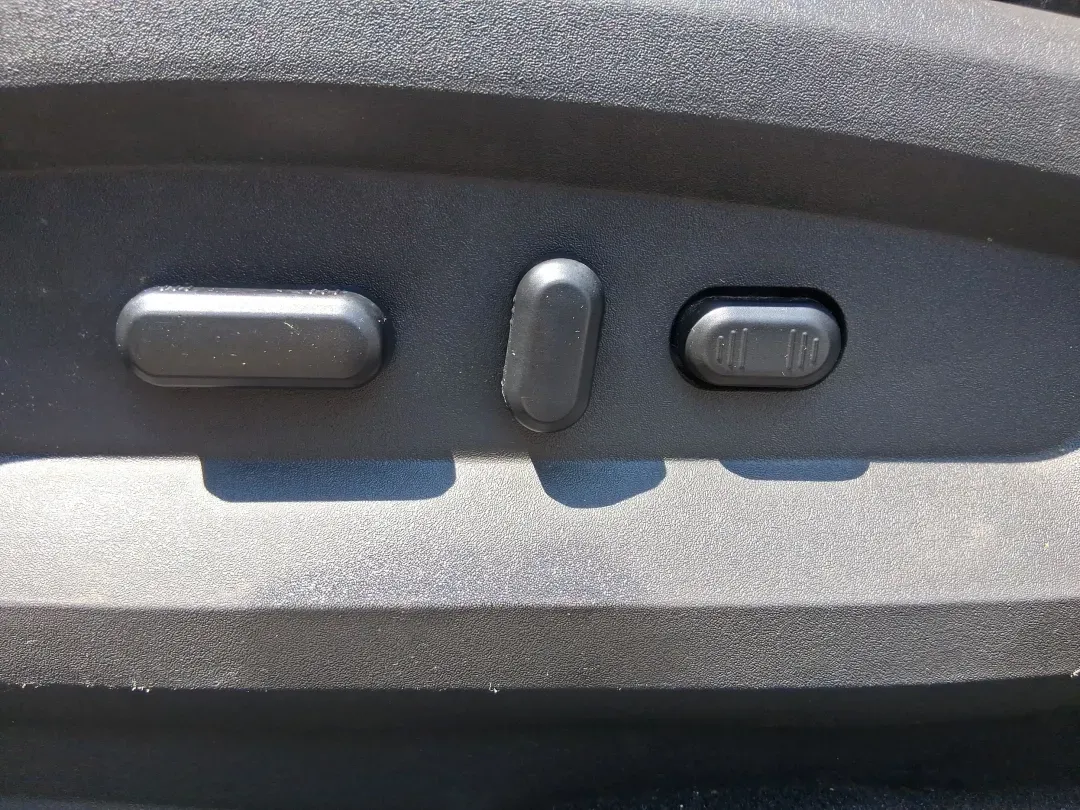 2014 Ford Edge SEL (2FMDK4JCXEB) with an 3.5L V-6 DOHC engine, located at 401 Woodman Dr, Riverside, OH, 45431, (937) 908-9800, 39.760899, -84.123421 - Are you searching for the perfect vehicle to elevate your family adventures or enhance your daily commute? Look no further! The 2014 Ford Edge SEL is designed to fit every aspect of your lifestyle, whether you're navigating busy city streets, embarking on weekend getaways, or simply running errands - Photo#18