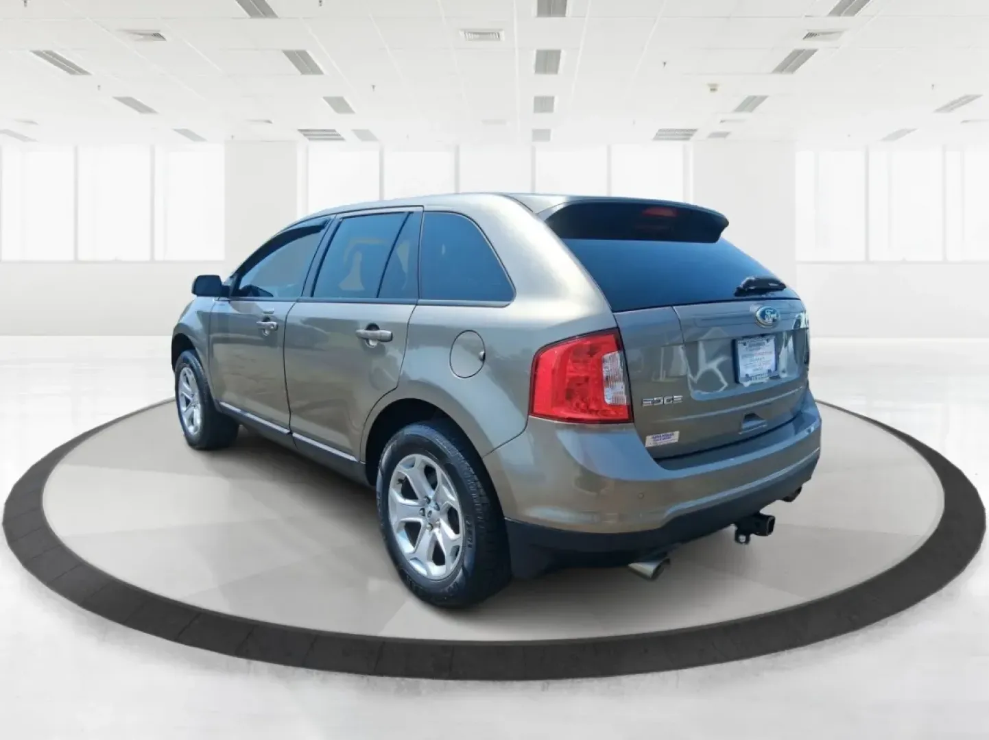 2014 Ford Edge SEL (2FMDK4JCXEB) with an 3.5L V-6 DOHC engine, located at 1184 Kauffman Ave, Fairborn, OH, 45324, (937) 908-9800, 39.807072, -84.030914 - Are you searching for the perfect vehicle to elevate your family adventures or enhance your daily commute? Look no further! The 2014 Ford Edge SEL is designed to fit every aspect of your lifestyle, whether you're navigating busy city streets, embarking on weekend getaways, or simply running errands - Photo#4