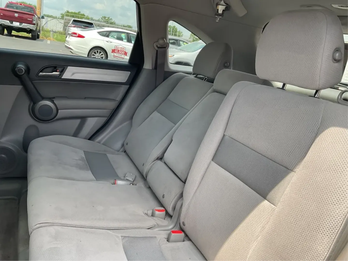 2010 Honda CR-V EX (5J6RE3H58AL) with an 2.4L I-4 DOHC engine, located at 1230 East Main St, Xenia, OH, 45385, (937) 908-9800, 39.688026, -83.910172 - **Discover Your Next Adventure with the 2010 Honda CR-V EX from Advantage Car and Credit!**<br /> <br /> Are you ready to elevate your daily commute or embark on memorable weekend getaways? The 2010 Honda CR-V EX is the perfect companion for both the busy professional and the adventurous family. Wit - Photo#10
