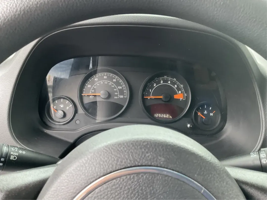 2016 Jeep Patriot Sport (1C4NJRBB5GD) with an 2.4L I-4 DOHC engine, located at 4508 South Dixie Dr, Moraine, OH, 45439, (937) 908-9800, 39.689976, -84.218452 - **Adventure Awaits with this 2016 Jeep Patriot Sport at Advantage Car and Credit - New Carlisle!**<br /> <br /> Are you ready to embrace the road less traveled? Whether you're planning weekend getaways with family or searching for the perfect commuter car that can handle a bit of adventure, this 201 - Photo#15