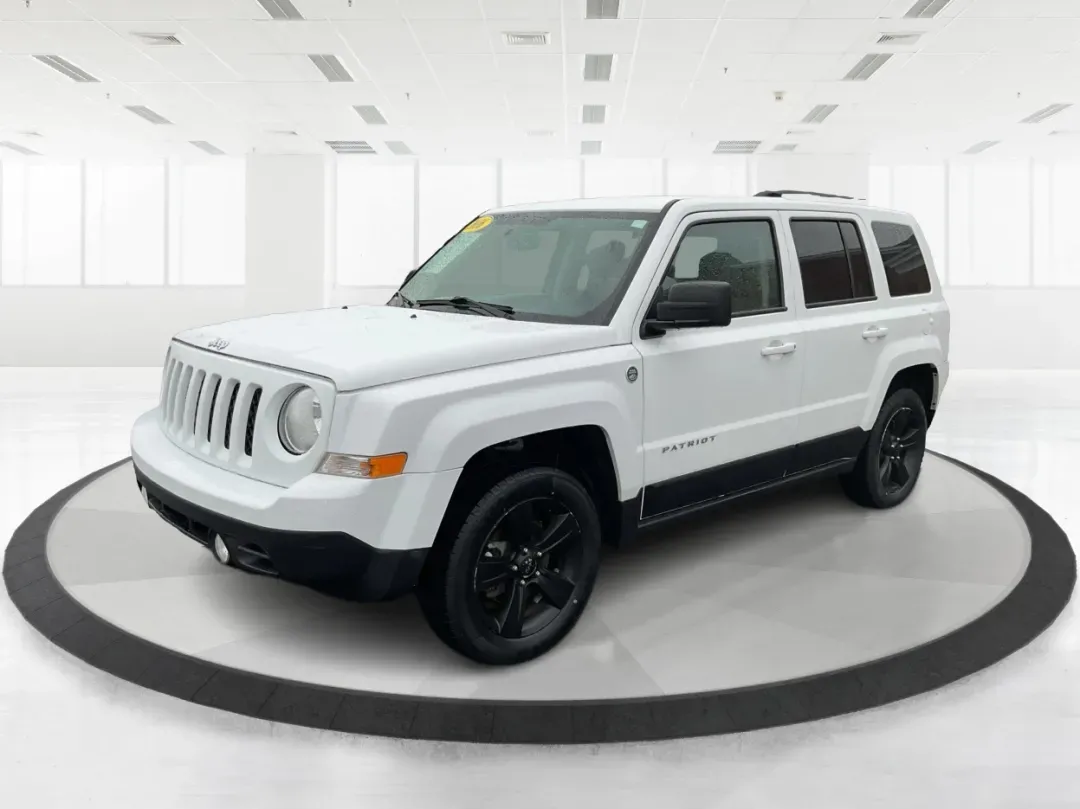 2016 Jeep Patriot Sport (1C4NJRBB5GD) with an 2.4L I-4 DOHC engine, Automatic transmission, located at 1230 East Main St, Xenia, OH, 45385, (937) 908-9800, 39.688026, -83.910172 - **Adventure Awaits with this 2016 Jeep Patriot Sport at Advantage Car and Credit - New Carlisle!**<br /> <br /> Are you ready to embrace the road less traveled? Whether you're planning weekend getaways with family or searching for the perfect commuter car that can handle a bit of adventure, this 201 - Photo#8