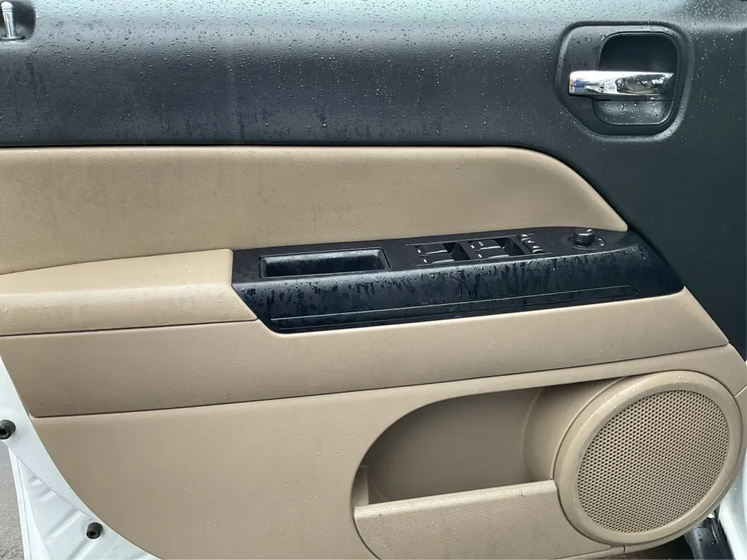 2016 Jeep Patriot Sport (1C4NJRBB5GD) with an 2.4L I-4 DOHC engine, Automatic transmission, located at 1230 East Main St, Xenia, OH, 45385, (937) 908-9800, 39.688026, -83.910172 - **Adventure Awaits with this 2016 Jeep Patriot Sport at Advantage Car and Credit - New Carlisle!**<br /> <br /> Are you ready to embrace the road less traveled? Whether you're planning weekend getaways with family or searching for the perfect commuter car that can handle a bit of adventure, this 201 - Photo#17