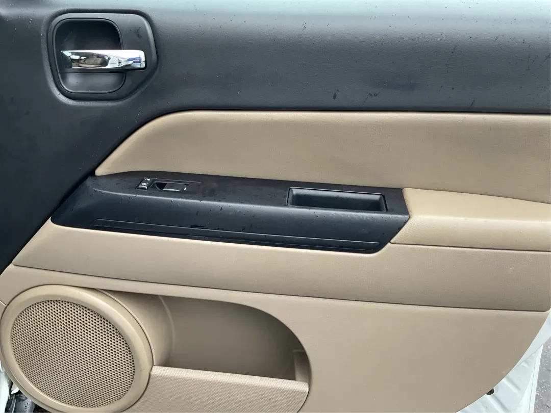 2016 Jeep Patriot Sport (1C4NJRBB5GD) with an 2.4L I-4 DOHC engine, Automatic transmission, located at 1230 East Main St, Xenia, OH, 45385, (937) 908-9800, 39.688026, -83.910172 - **Adventure Awaits with this 2016 Jeep Patriot Sport at Advantage Car and Credit - New Carlisle!**<br /> <br /> Are you ready to embrace the road less traveled? Whether you're planning weekend getaways with family or searching for the perfect commuter car that can handle a bit of adventure, this 201 - Photo#18