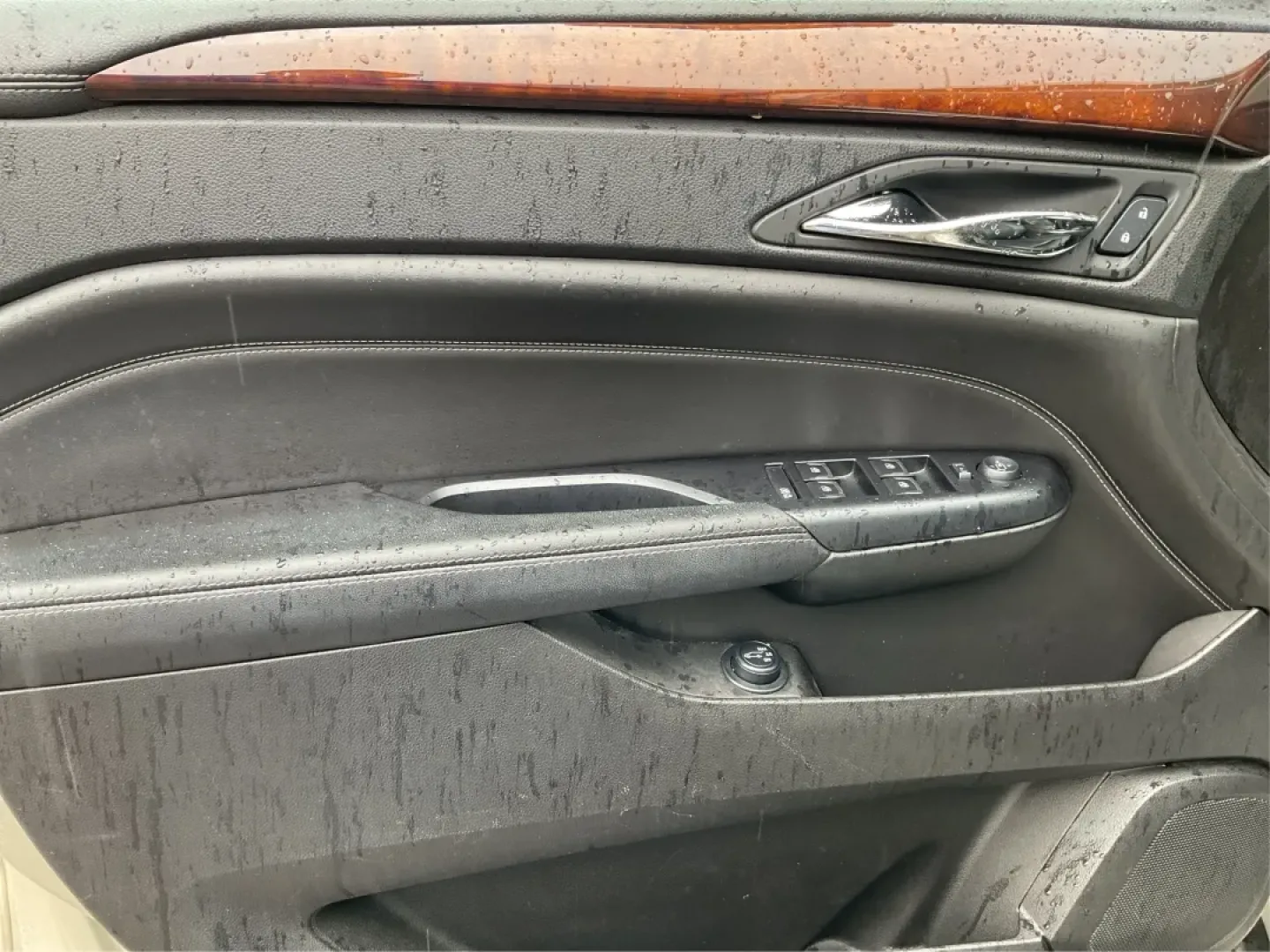 2015 Cadillac SRX Luxury Collection (3GYFNEE31FS) with an 3.6L V-6 gasoline direct injection engine, located at 1099 N County Rd 25A , Troy, OH, 45373, (937) 908-9800, 40.057079, -84.212883 - **Elevate Your Daily Drives and Weekend Adventures with a 2015 Cadillac SRX!**<br /> <br /> Are you ready to enhance your lifestyle with an SUV that balances luxury, capability, and comfort? Look no further than this stunning 2015 Cadillac SRX Luxury Collection, available now at Advantage Car and Cr - Photo#19