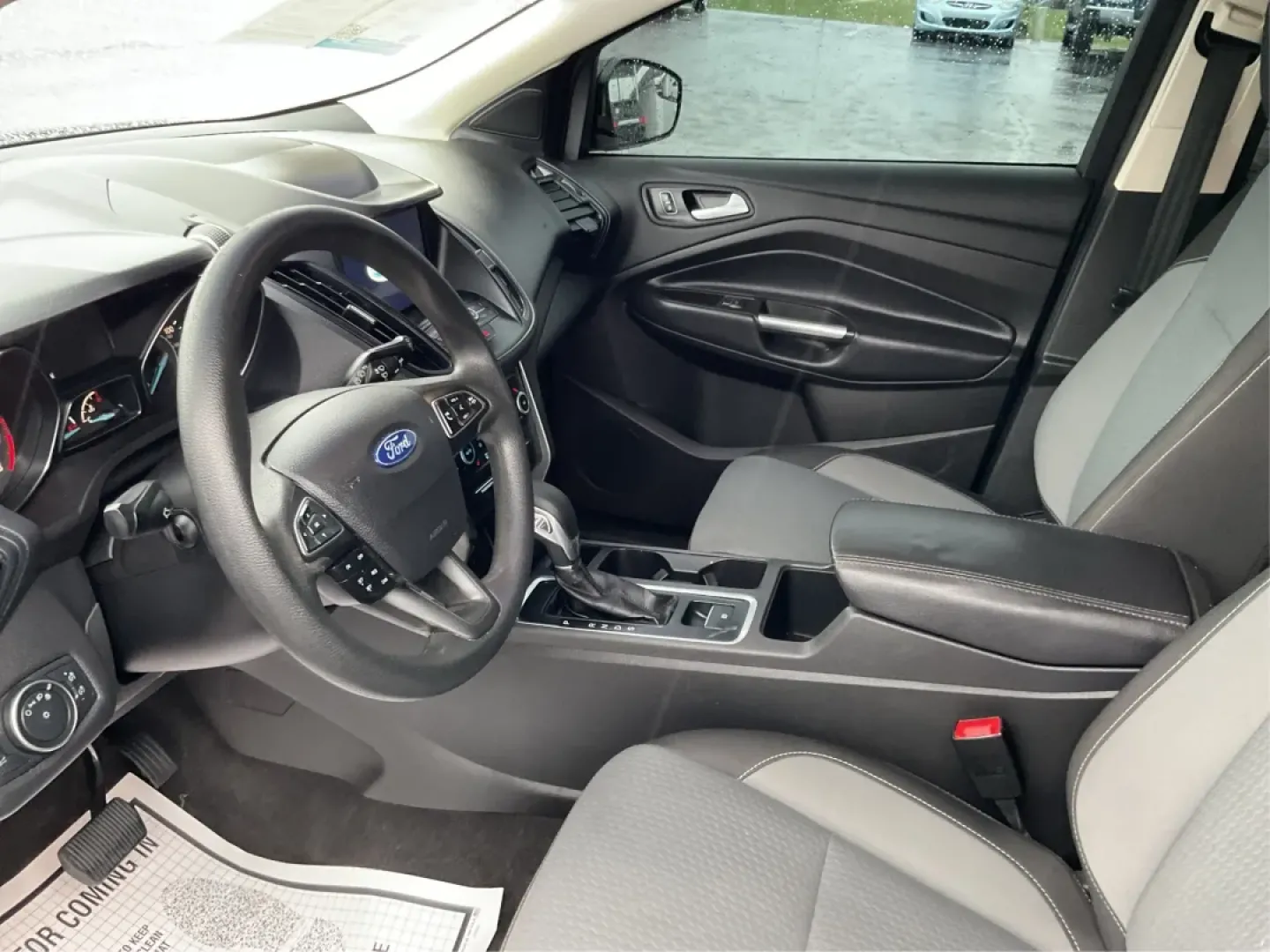 2019 Ford Escape SE (1FMCU0GD1KU) with an Other engine, located at 4508 South Dixie Dr, Moraine, OH, 45439, (937) 908-9800, 39.689976, -84.218452 - **Elevate Your Commute and Adventures with the 2019 Ford Escape SE at Advantage Car and Credit - Moraine!**<br /> <br /> Are you ready to enhance your daily commute or embark on memorable weekend adventures? Look no further than this stunning **2019 Ford Escape SE**, located at **Advantage Car and C - Photo#9