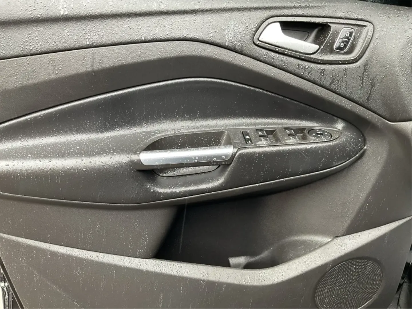 2019 Ford Escape SE (1FMCU0GD1KU) with an Other engine, located at 4508 South Dixie Dr, Moraine, OH, 45439, (937) 908-9800, 39.689976, -84.218452 - **Elevate Your Commute and Adventures with the 2019 Ford Escape SE at Advantage Car and Credit - Moraine!**<br /> <br /> Are you ready to enhance your daily commute or embark on memorable weekend adventures? Look no further than this stunning **2019 Ford Escape SE**, located at **Advantage Car and C - Photo#19