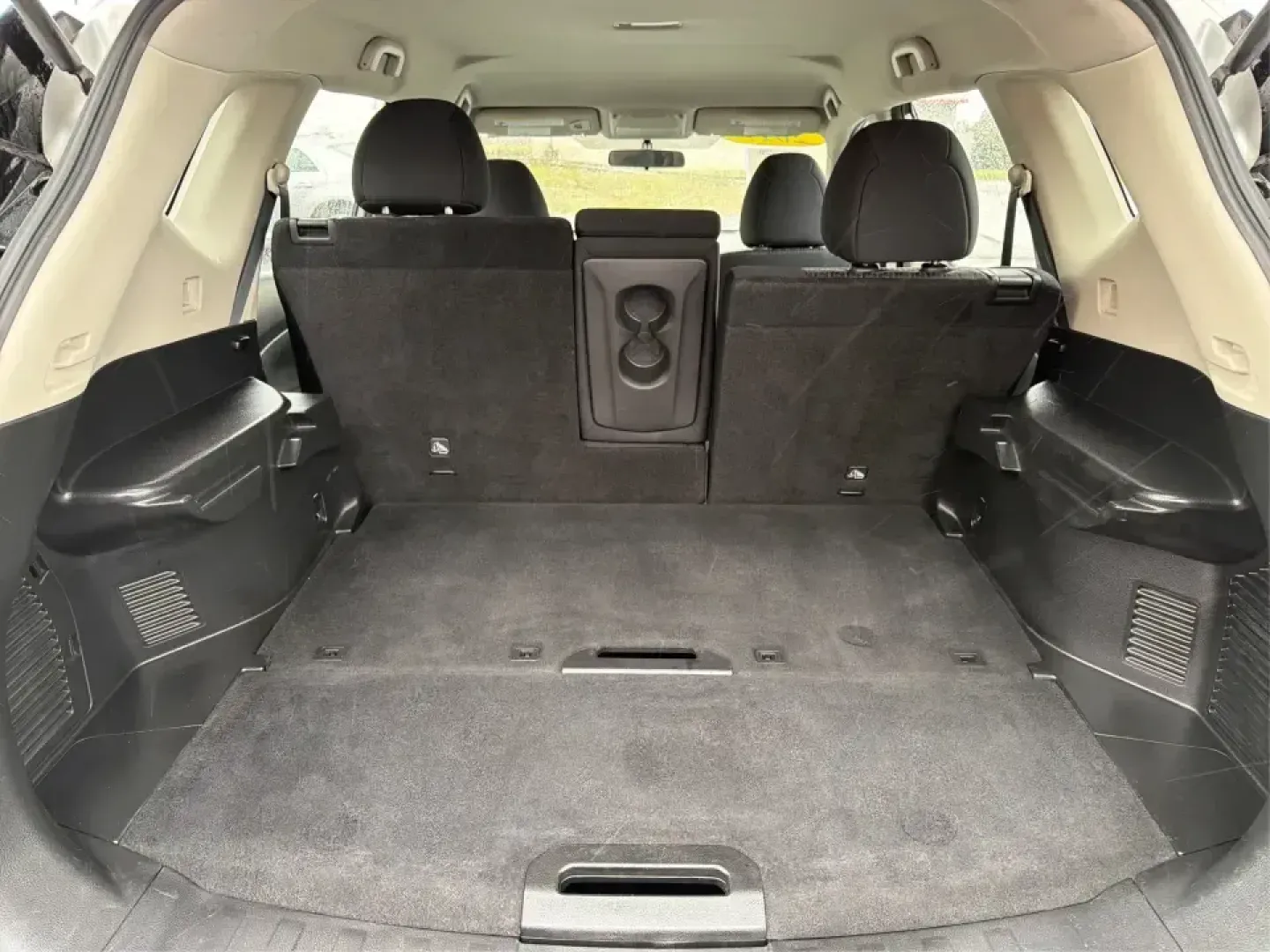 2017 Nissan Rogue S (JN8AT2MVXHW) with an 2.5L I-4 DOHC engine, located at 880 E. National Road, Vandalia, OH, 45377, (937) 908-9800, 39.891918, -84.183594 - ### Adventure Awaits with the 2017 Nissan Rogue at Advantage Car and Credit - Piqua!<br /> <br /> Are you ready to elevate your family adventures, weekend getaways, or daily commutes? Discover the perfect blend of functionality and style in the 2017 Nissan Rogue, available now at Advantage Car and C - Photo#12