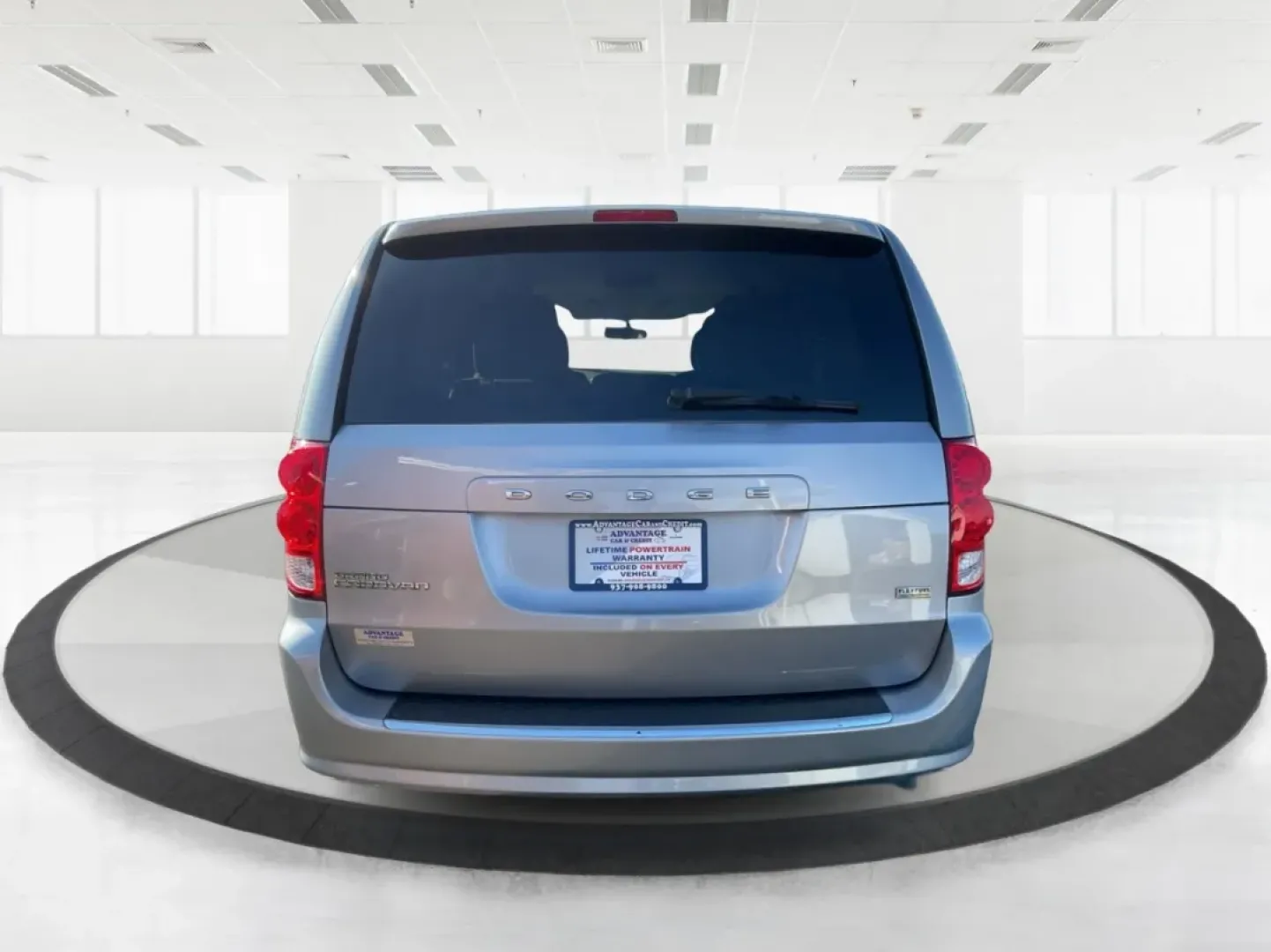 2013 Dodge Grand Caravan SE (2C4RDGBG5DR) with an Pentastar 3.6L V-6 DOHC engine, located at 401 Woodman Dr, Riverside, OH, 45431, (937) 908-9800, 39.760899, -84.123421 - **Explore the Open Road with Confidence: 2013 Dodge Grand Caravan SE at Advantage Car and Credit - Riverside**<br /> <br /> Are you ready to embrace the freedom of the open road with your family or enjoy weekend adventures with friends? The 2013 Dodge Grand Caravan SE is designed for those who value - Photo#3