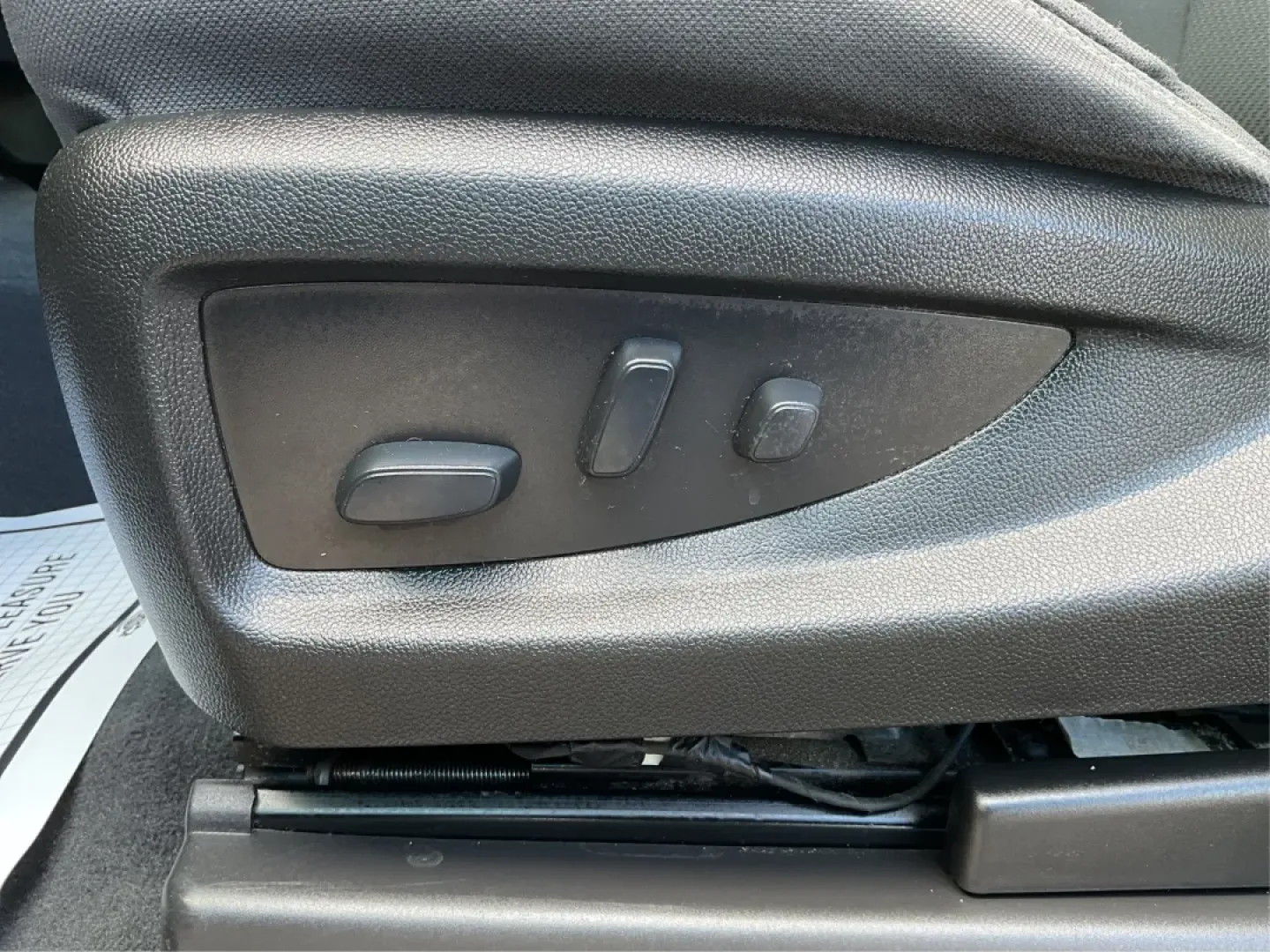 2018 GMC Sierra 1500 SLE (3GTU2MEC2JG) with an 5.3 engine, located at 1230 East Main St, Xenia, OH, 45385, (937) 908-9800, 39.688026, -83.910172 - Elevate your lifestyle with the unparalleled capability and comfort of the 2018 GMC Sierra 1500 SLE, now available at Advantage Car and Credit in Xenia, OH. This crew cab truck is not just a vehicle; it's a versatile companion for weekend adventures, family outings, and daily commutes alike. If you' - Photo#17