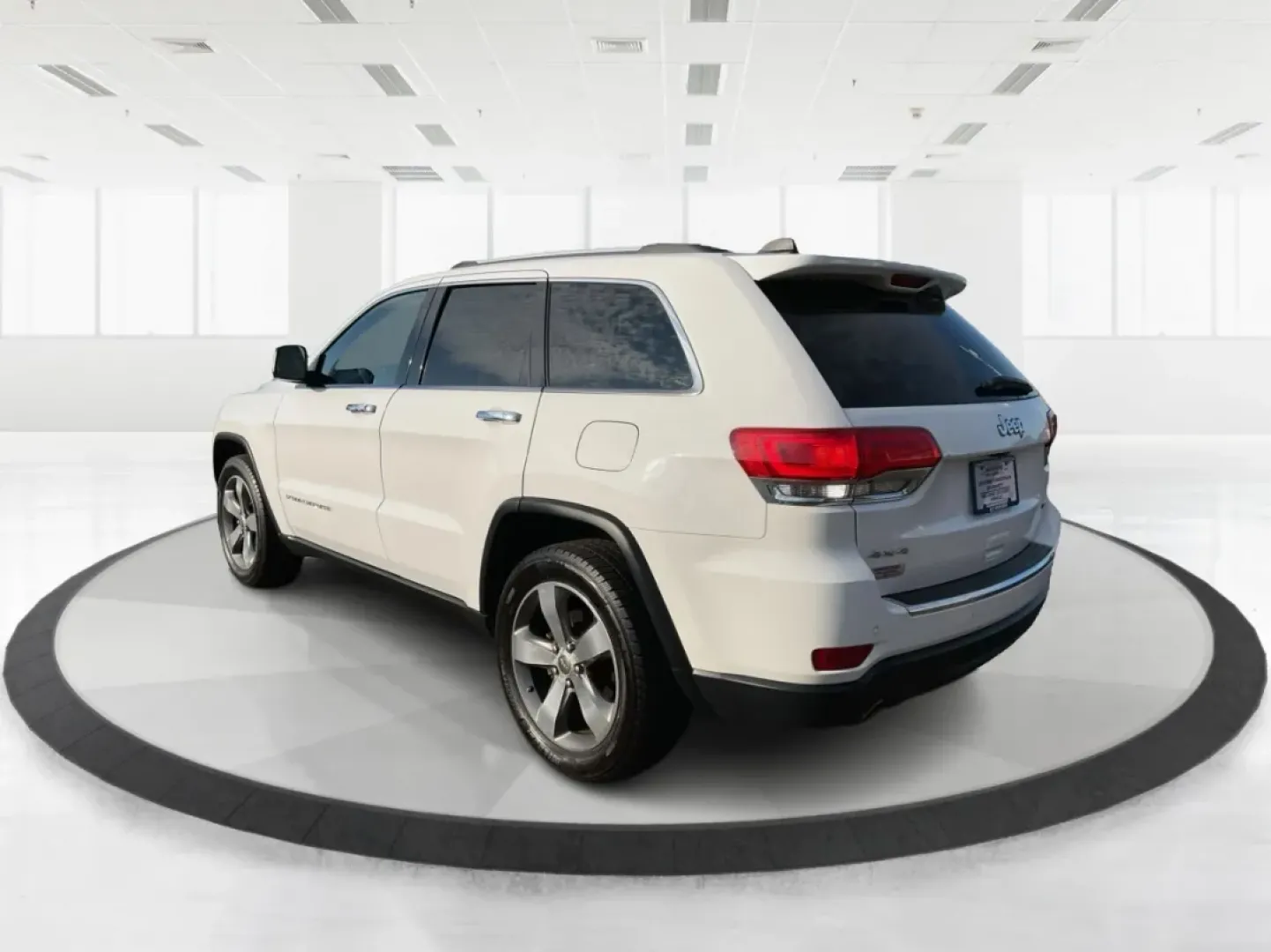 2014 Jeep Grand Cherokee Limited (1C4RJFBG8EC) with an Other engine, located at 1099 N County Rd 25A , Troy, OH, 45373, (937) 908-9800, 40.057079, -84.212883 - Are you ready to elevate your weekend adventures or transform your daily commute? Look no further! At Advantage Car and Credit in Troy, OH, we are excited to present this stunning 2014 Jeep Grand Cherokee Limited. This versatile SUV is not just a vehicle; it's a lifestyle enhancer, perfect for famil - Photo#4