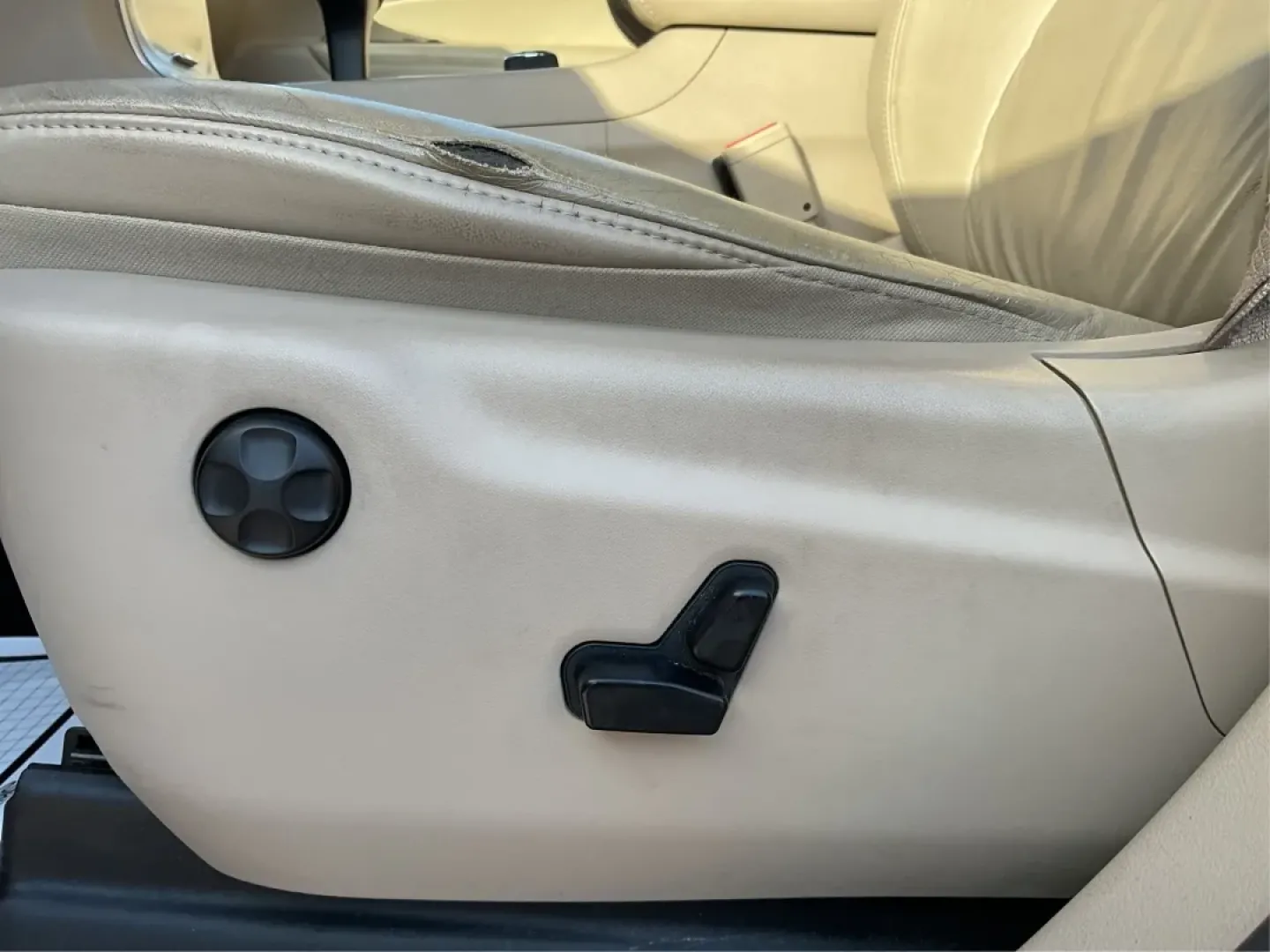 2014 Jeep Grand Cherokee Limited (1C4RJFBG8EC) with an Other engine, located at 1099 N County Rd 25A , Troy, OH, 45373, (937) 908-9800, 40.057079, -84.212883 - Are you ready to elevate your weekend adventures or transform your daily commute? Look no further! At Advantage Car and Credit in Troy, OH, we are excited to present this stunning 2014 Jeep Grand Cherokee Limited. This versatile SUV is not just a vehicle; it's a lifestyle enhancer, perfect for famil - Photo#18