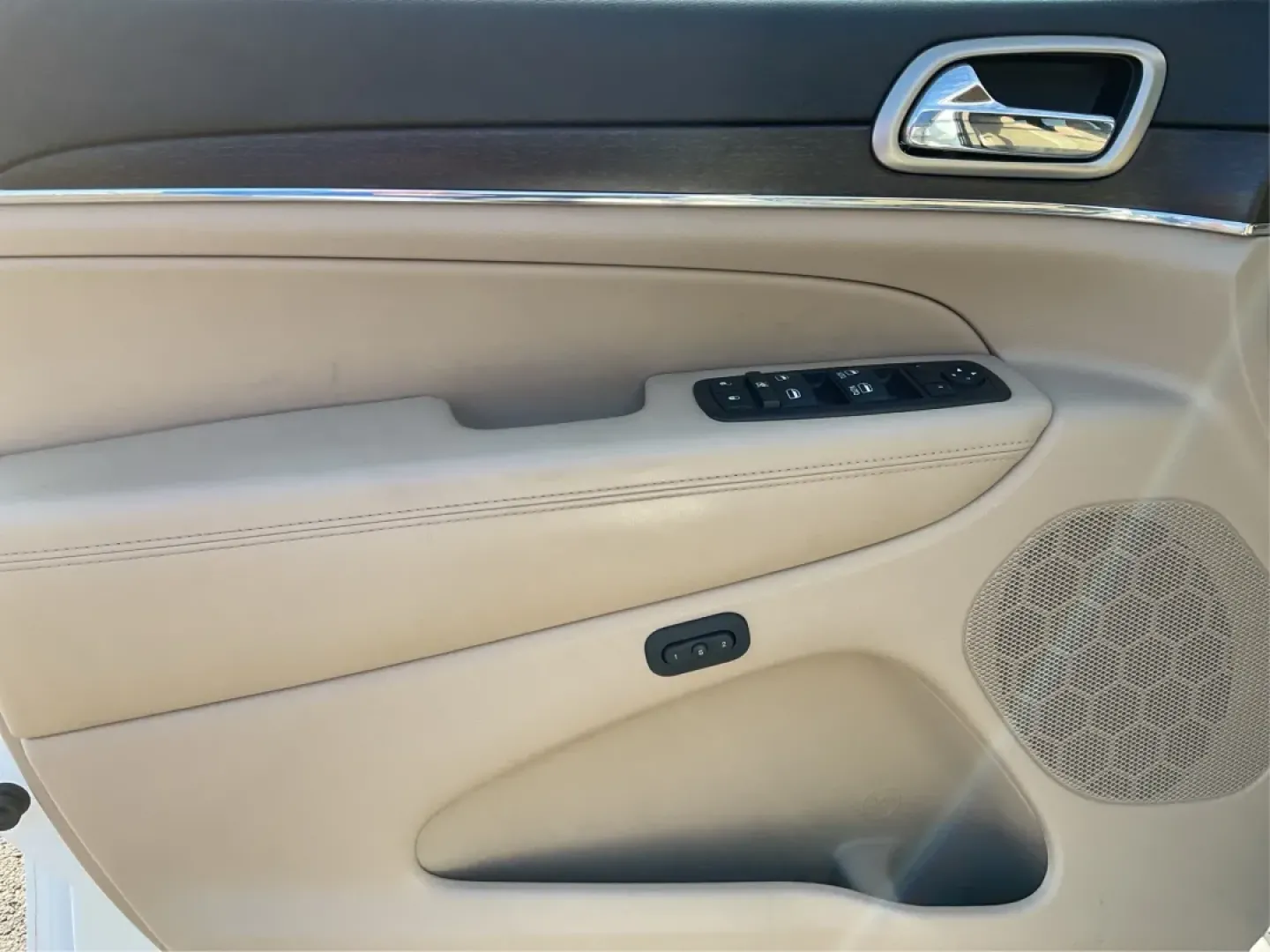 2014 Jeep Grand Cherokee Limited (1C4RJFBG8EC) with an Other engine, located at 1099 N County Rd 25A , Troy, OH, 45373, (937) 908-9800, 40.057079, -84.212883 - Are you ready to elevate your weekend adventures or transform your daily commute? Look no further! At Advantage Car and Credit in Troy, OH, we are excited to present this stunning 2014 Jeep Grand Cherokee Limited. This versatile SUV is not just a vehicle; it's a lifestyle enhancer, perfect for famil - Photo#19