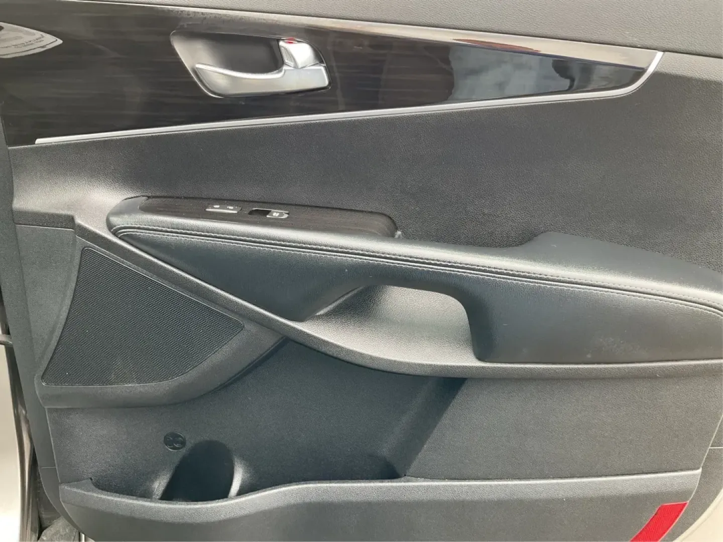 2019 Kia Sorento 2.4L LX (5XYPG4A33KG) with an 2.4L I-4 gasoline direct injection engine, located at 1951 S Dayton Lakeview Rd., New Carlisle, OH, 45344, (937) 908-9800, 39.890999, -84.050255 - **Discover Your Next Adventure with the 2019 Kia Sorento at Advantage Car and Credit!**<br /> <br /> Are you ready to elevate your lifestyle with a vehicle that perfectly blends comfort, versatility, and style? Look no further than the 2019 Kia Sorento, available now at Advantage Car and Credit in N - Photo#18