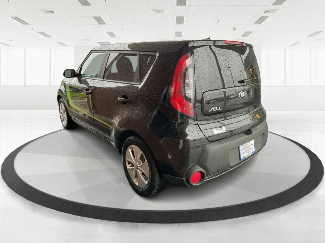 2016 Kia Soul Base (KNDJN2A25G7) with an Other engine, located at 401 Woodman Dr, Riverside, OH, 45431, (937) 908-9800, 39.760899, -84.123421 - **Unleash Your Adventures with the 2016 Kia Soul at Advantage Car and Credit - Riverside!**<br /> <br /> Are you ready to elevate your daily commutes and weekend getaways? The 2016 Kia Soul is the perfect vehicle for those seeking a blend of style, comfort, and practicality. With its spacious interi - Photo#4