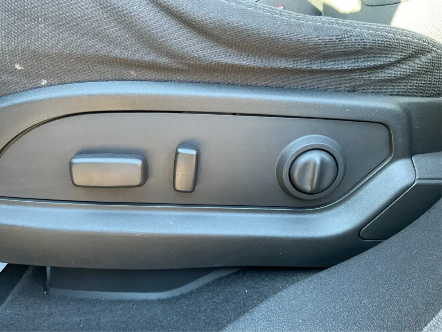 2014 GMC Acadia SLE-2 (1GKKRPKD9EJ) with an 3.6L V-6 gasoline direct injection engine, located at 1099 N County Rd 25A , Troy, OH, 45373, (937) 908-9800, 40.057079, -84.212883 - **Explore Life's Adventures with the 2014 GMC Acadia SLE-2**<br /> <br /> Are you ready to elevate your family road trips, daily commutes, or weekend getaways? The 2014 GMC Acadia SLE-2 is the ideal SUV that seamlessly blends comfort, capability, and style, making it perfect for growing families and - Photo#17