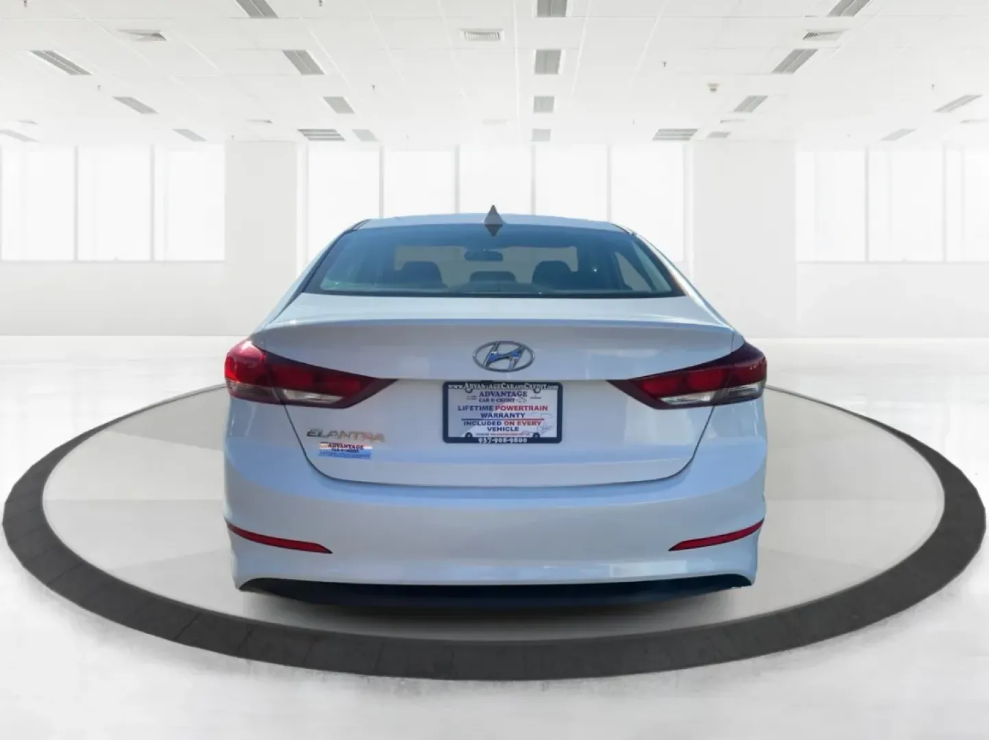 2018 Hyundai Elantra SEL (5NPD84LF6JH) with an Nu 2L I-4 DOHC engine, located at 8750 N County Rd 25A, Piqua, OH, 45356, (937) 908-9800, 40.164391, -84.232513 - **Elevate Your Daily Drive with the 2018 Hyundai Elantra SEL Perfect for Commuters and Families Alike!**<br /> <br /> Are you searching for a reliable and stylish vehicle that fits into your busy lifestyle? At Advantage Car and Credit - Piqua, we understand that finding the right car can be challen - Photo#3