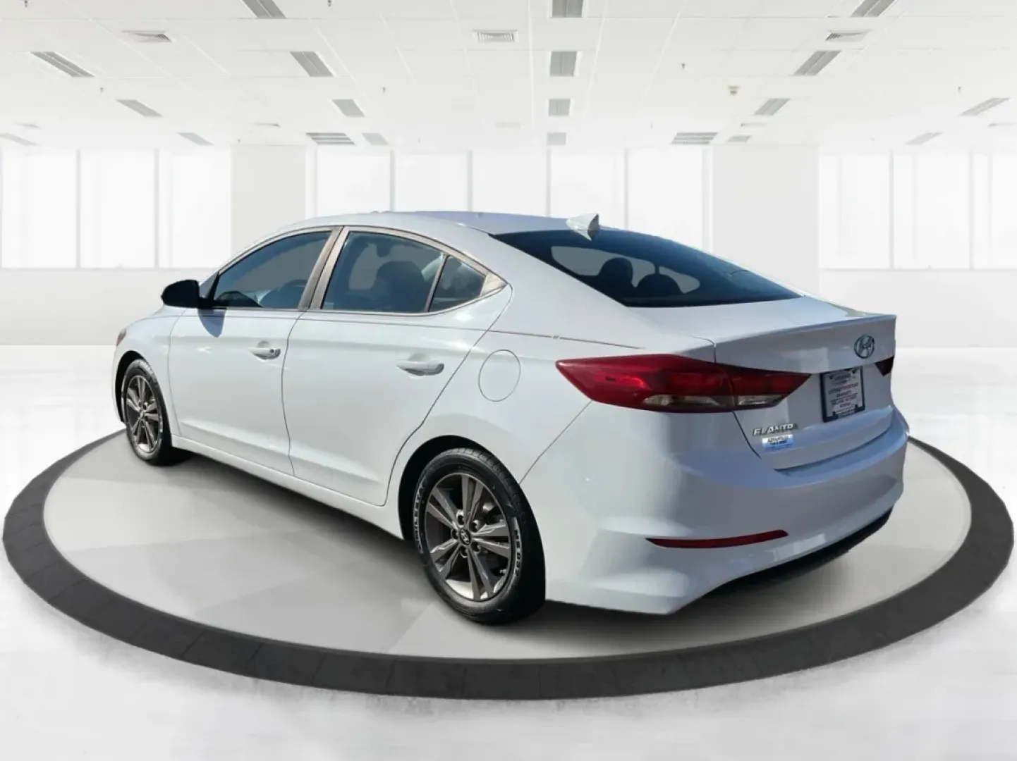 2018 Hyundai Elantra SEL (5NPD84LF6JH) with an Nu 2L I-4 DOHC engine, located at 8750 N County Rd 25A, Piqua, OH, 45356, (937) 908-9800, 40.164391, -84.232513 - **Elevate Your Daily Drive with the 2018 Hyundai Elantra SEL Perfect for Commuters and Families Alike!**<br /> <br /> Are you searching for a reliable and stylish vehicle that fits into your busy lifestyle? At Advantage Car and Credit - Piqua, we understand that finding the right car can be challen - Photo#4