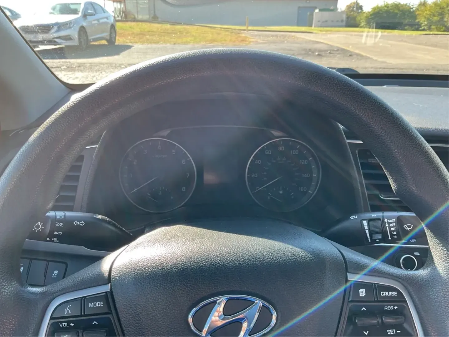 2018 Hyundai Elantra SEL (5NPD84LF6JH) with an Nu 2L I-4 DOHC engine, located at 8750 N County Rd 25A, Piqua, OH, 45356, (937) 908-9800, 40.164391, -84.232513 - **Elevate Your Daily Drive with the 2018 Hyundai Elantra SEL Perfect for Commuters and Families Alike!**<br /> <br /> Are you searching for a reliable and stylish vehicle that fits into your busy lifestyle? At Advantage Car and Credit - Piqua, we understand that finding the right car can be challen - Photo#15