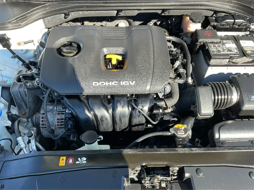 2018 Hyundai Elantra SEL (5NPD84LF6JH) with an Nu 2L I-4 DOHC engine, located at 4508 South Dixie Dr, Moraine, OH, 45439, (937) 908-9800, 39.689976, -84.218452 - 2018 Hyundai Elantra SEL - Photo#11