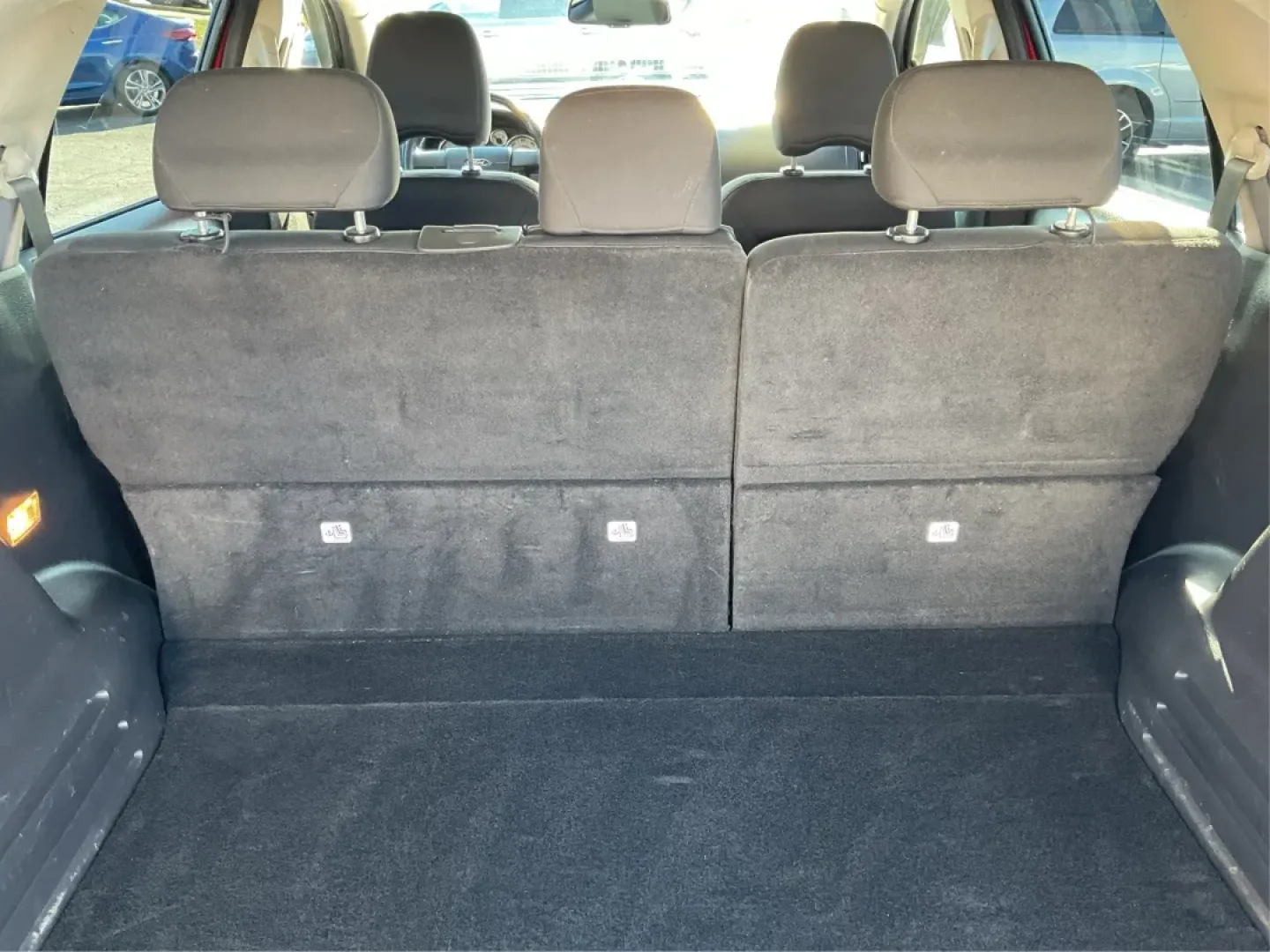 2010 Ford Edge SEL (2FMDK4JC1AB) with an Duratec 3.5L V-6 DOHC engine, located at 1230 East Main St, Xenia, OH, 45385, (937) 908-9800, 39.688026, -83.910172 - Are you in search of a family-friendly SUV that effortlessly combines style, comfort, and functionality? Look no further than this striking 2010 Ford Edge SEL at Advantage Car and Credit in Xenia, OH. Whether you're navigating daily commutes, planning weekend adventures with the family, or simply ru - Photo#12