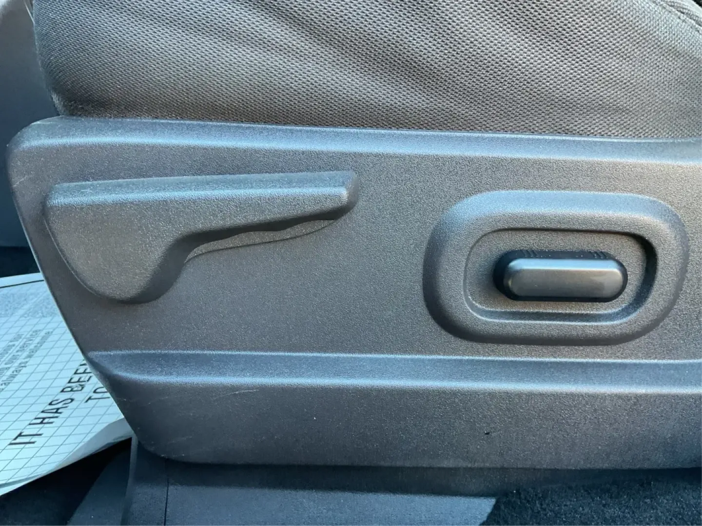 2010 Ford Edge SEL (2FMDK4JC1AB) with an Duratec 3.5L V-6 DOHC engine, located at 1230 East Main St, Xenia, OH, 45385, (937) 908-9800, 39.688026, -83.910172 - Are you in search of a family-friendly SUV that effortlessly combines style, comfort, and functionality? Look no further than this striking 2010 Ford Edge SEL at Advantage Car and Credit in Xenia, OH. Whether you're navigating daily commutes, planning weekend adventures with the family, or simply ru - Photo#18