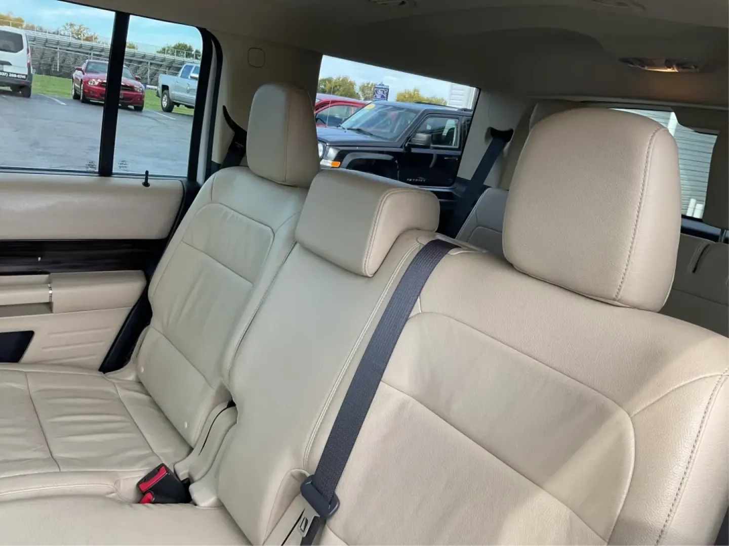 2015 Ford Flex SEL (2FMHK6C89FB) with an 3.5L V-6 DOHC engine, located at 4508 South Dixie Dr, Moraine, OH, 45439, (937) 908-9800, 39.689976, -84.218452 - 2015 Ford Flex SEL - Photo#10