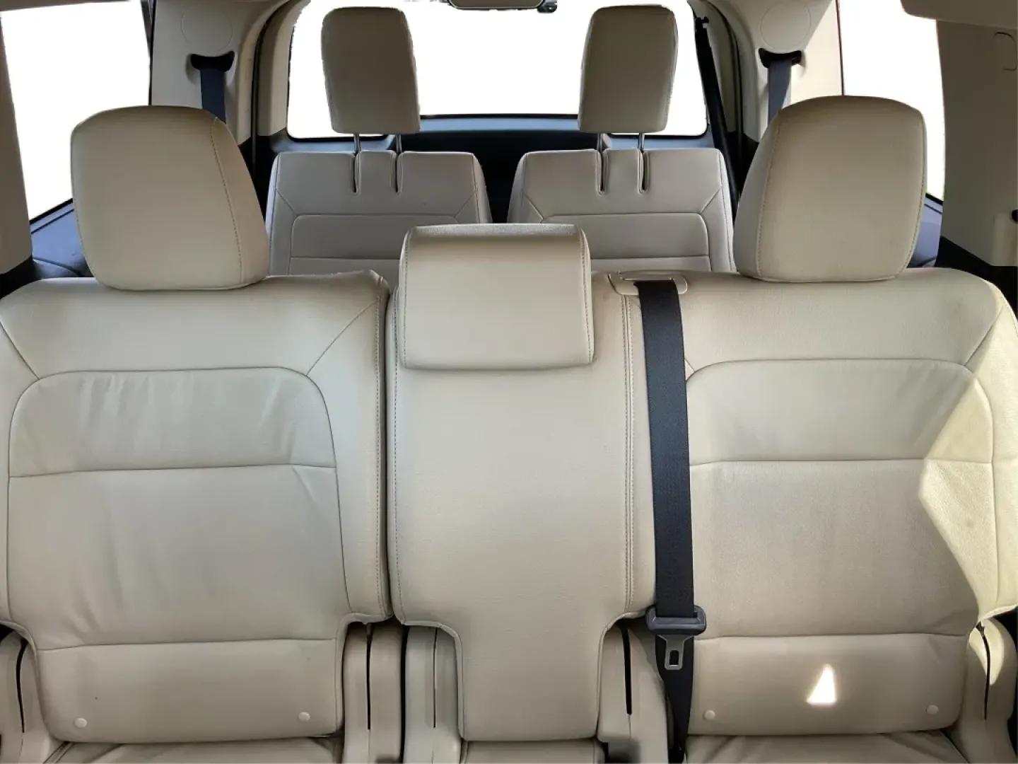 2015 Ford Flex SEL (2FMHK6C89FB) with an 3.5L V-6 DOHC engine, located at 4508 South Dixie Dr, Moraine, OH, 45439, (937) 908-9800, 39.689976, -84.218452 - 2015 Ford Flex SEL - Photo#14