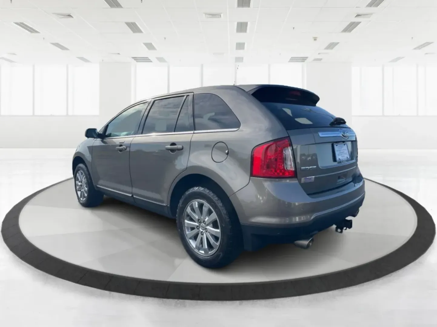 2013 Ford Edge Limited (2FMDK4KC5DB) with an 3.5L V-6 DOHC engine, located at 4508 South Dixie Dr, Moraine, OH, 45439, (937) 908-9800, 39.689976, -84.218452 - **Elevate Your Lifestyle with the 2013 Ford Edge Limited at Advantage Car and Credit - Moraine!**<br /> <br /> Are you searching for the perfect SUV that effortlessly blends comfort, functionality, and style? Look no further than the 2013 Ford Edge Limited, available now at Advantage Car and Credit - Photo#4