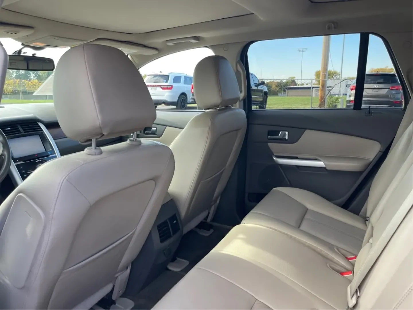 2013 Ford Edge Limited (2FMDK4KC5DB) with an 3.5L V-6 DOHC engine, located at 4508 South Dixie Dr, Moraine, OH, 45439, (937) 908-9800, 39.689976, -84.218452 - **Elevate Your Lifestyle with the 2013 Ford Edge Limited at Advantage Car and Credit - Moraine!**<br /> <br /> Are you searching for the perfect SUV that effortlessly blends comfort, functionality, and style? Look no further than the 2013 Ford Edge Limited, available now at Advantage Car and Credit - Photo#10