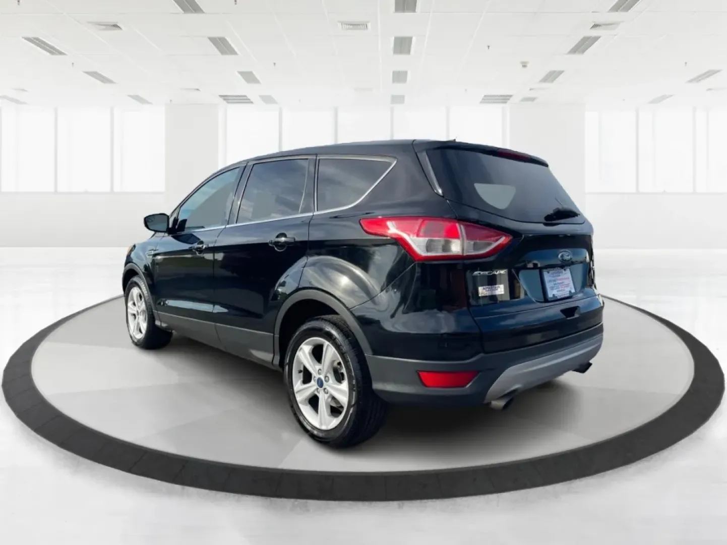 2016 Ford Escape SE (1FMCU0G97GU) with an Other engine, located at 1184 Kauffman Ave, Fairborn, OH, 45324, (937) 908-9800, 39.807072, -84.030914 - ### Discover the Adventure-Ready 2016 Ford Escape SE at Advantage Car and Credit - Fairborn!<br /> <br /> Are you looking for a compact SUV that fits perfectly into your busy lifestyle? The 2016 Ford Escape SE is your ticket to weekend adventures, family outings, or daily commutes while offering com - Photo#4