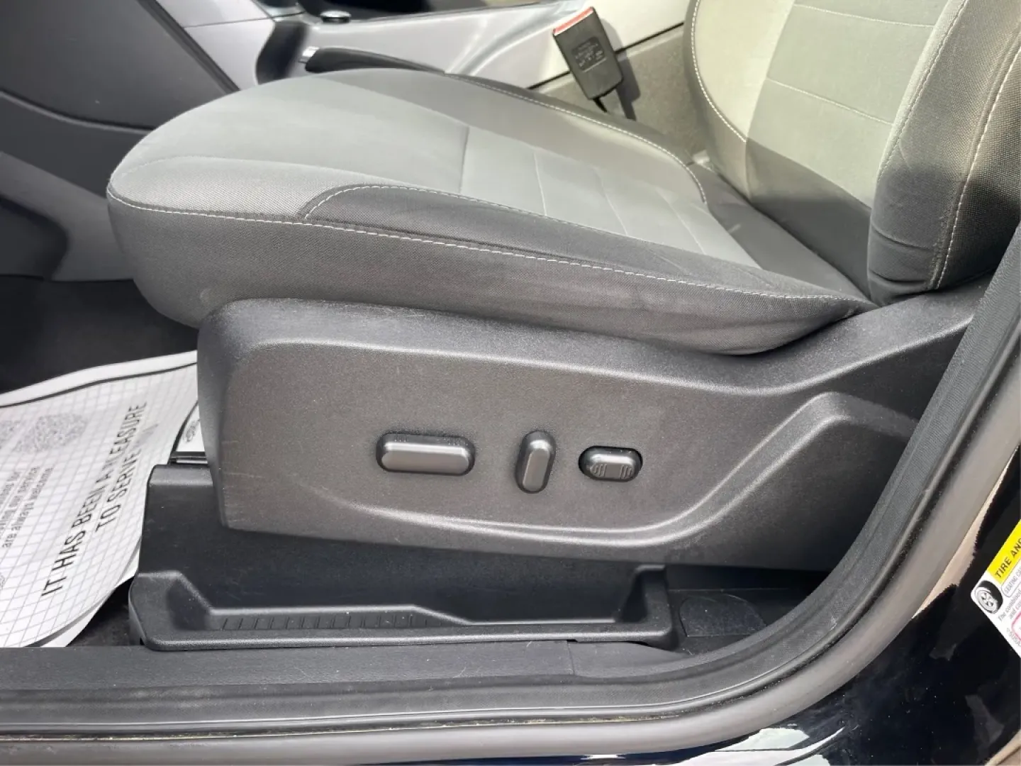 2016 Ford Escape SE (1FMCU0G97GU) with an Other engine, located at 1184 Kauffman Ave, Fairborn, OH, 45324, (937) 908-9800, 39.807072, -84.030914 - ### Discover the Adventure-Ready 2016 Ford Escape SE at Advantage Car and Credit - Fairborn!<br /> <br /> Are you looking for a compact SUV that fits perfectly into your busy lifestyle? The 2016 Ford Escape SE is your ticket to weekend adventures, family outings, or daily commutes while offering com - Photo#17