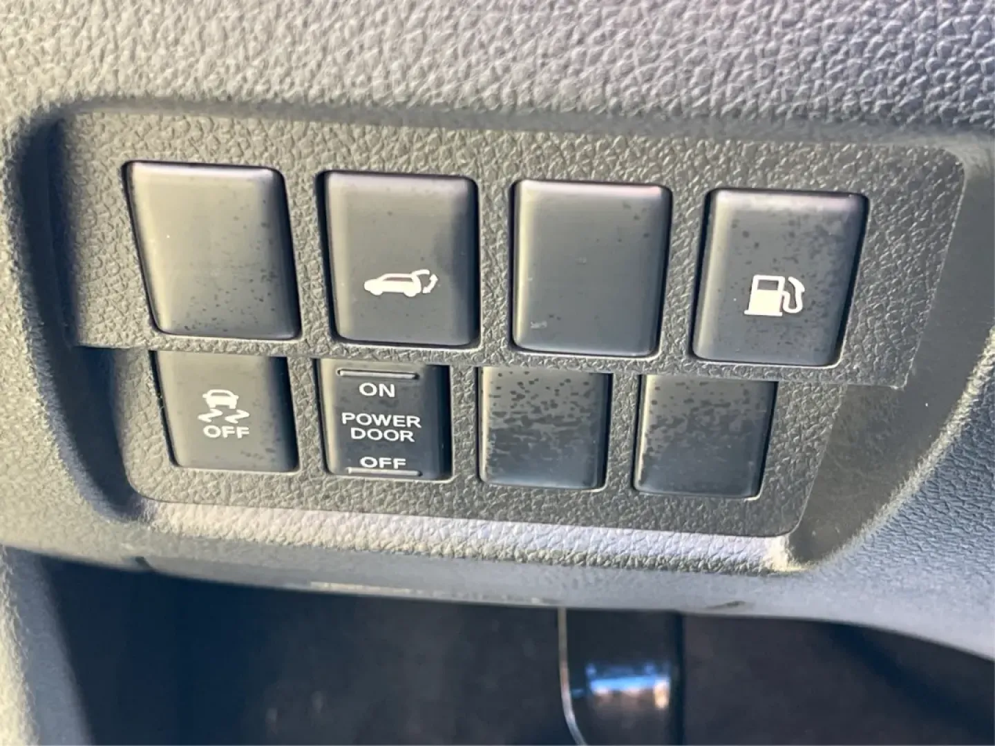 2013 Nissan Murano SV (JN8AZ1MW6DW) with an 3.5L V-6 DOHC engine, located at 401 Woodman Dr, Riverside, OH, 45431, (937) 908-9800, 39.760899, -84.123421 - **Discover the Perfect SUV for Weekend Adventures and Daily Commuting!**<br /> <br /> Are you searching for a reliable vehicle that effortlessly transitions from daily commutes to weekend getaways? Look no further than this stunning 2013 Nissan Murano SV, available now at Advantage Car and Credit - - Photo#17