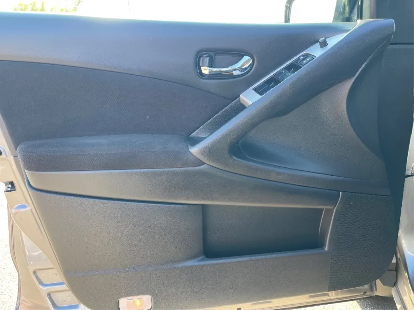 2013 Nissan Murano SV (JN8AZ1MW6DW) with an 3.5L V-6 DOHC engine, located at 401 Woodman Dr, Riverside, OH, 45431, (937) 908-9800, 39.760899, -84.123421 - **Discover the Perfect SUV for Weekend Adventures and Daily Commuting!**<br /> <br /> Are you searching for a reliable vehicle that effortlessly transitions from daily commutes to weekend getaways? Look no further than this stunning 2013 Nissan Murano SV, available now at Advantage Car and Credit - - Photo#19