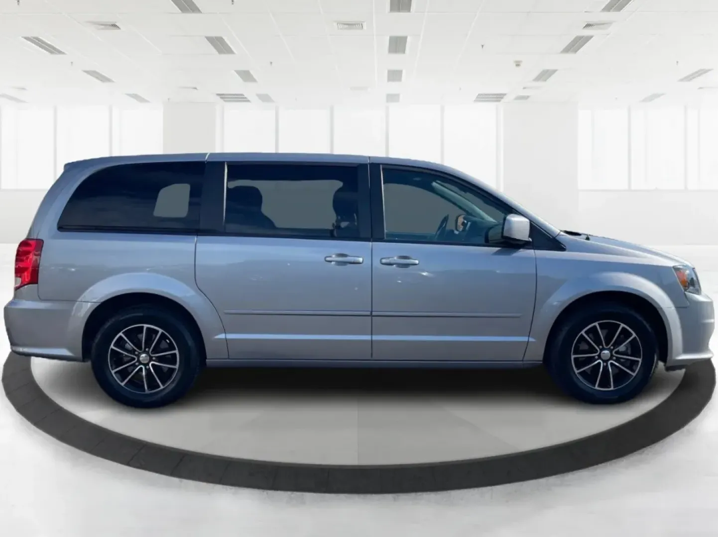 2017 Dodge Grand Caravan SE Plus (2C4RDGBGXHR) with an Pentastar 3.6L V-6 DOHC engine, located at 401 Woodman Dr, Riverside, OH, 45431, (937) 908-9800, 39.760899, -84.123421 - Are you ready to hit the road for family adventures or daily commutes? The 2017 Dodge Grand Caravan SE Plus is your ideal companion, blending comfort, versatility, and reliability in one stylish package. Perfect for growing families or anyone in need of a spacious ride, this passenger van is designe - Photo#1