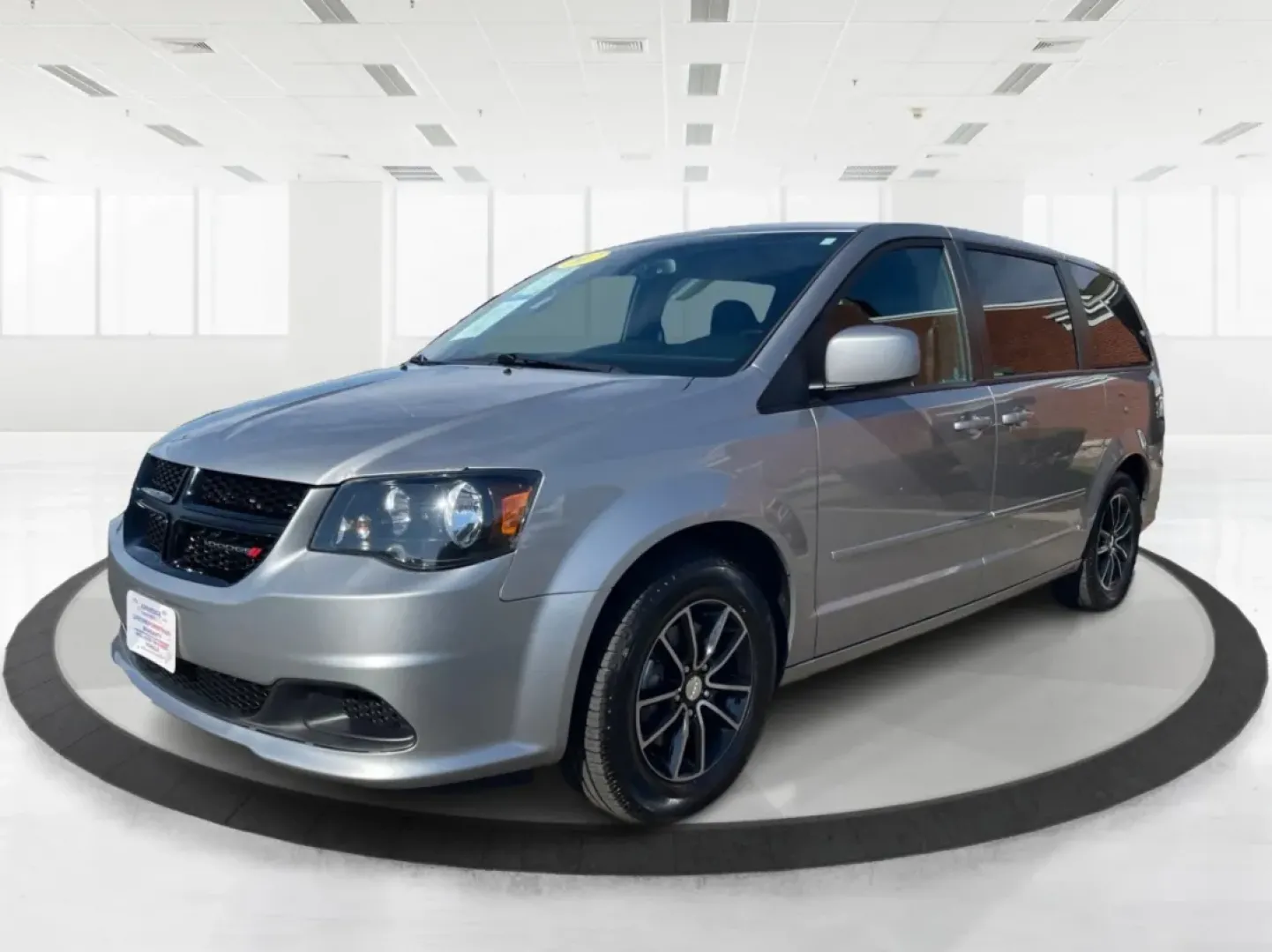 2017 Dodge Grand Caravan SE Plus (2C4RDGBGXHR) with an Pentastar 3.6L V-6 DOHC engine, located at 1230 East Main St, Xenia, OH, 45385, (937) 908-9800, 39.688026, -83.910172 - Are you ready to hit the road for family adventures or daily commutes? The 2017 Dodge Grand Caravan SE Plus is your ideal companion, blending comfort, versatility, and reliability in one stylish package. Perfect for growing families or anyone in need of a spacious ride, this passenger van is designe - Photo#8