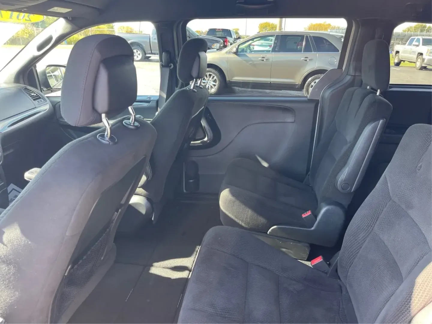 2017 Dodge Grand Caravan SE Plus (2C4RDGBGXHR) with an Pentastar 3.6L V-6 DOHC engine, located at 1230 East Main St, Xenia, OH, 45385, (937) 908-9800, 39.688026, -83.910172 - Are you ready to hit the road for family adventures or daily commutes? The 2017 Dodge Grand Caravan SE Plus is your ideal companion, blending comfort, versatility, and reliability in one stylish package. Perfect for growing families or anyone in need of a spacious ride, this passenger van is designe - Photo#10