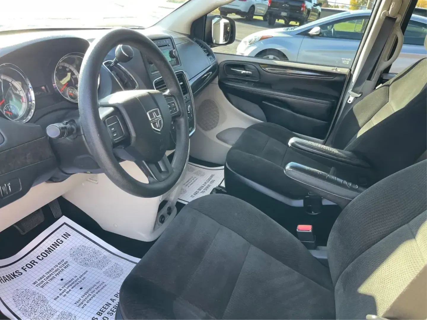 2016 Dodge Grand Caravan SE (2C4RDGBG0GR) with an Pentastar 3.6L V-6 DOHC engine, 6A transmission, located at 8750 N County Rd 25A, Piqua, OH, 45356, (937) 908-9800, 40.164391, -84.232513 - **Experience the Freedom of Family Adventures with the 2016 Dodge Grand Caravan SE!** <br /> <br /> Are you in search of the perfect vehicle for family road trips, daily commutes, or weekend adventures? Look no further than the 2016 Dodge Grand Caravan SE, available at Advantage Car and Credit in X - Photo#9