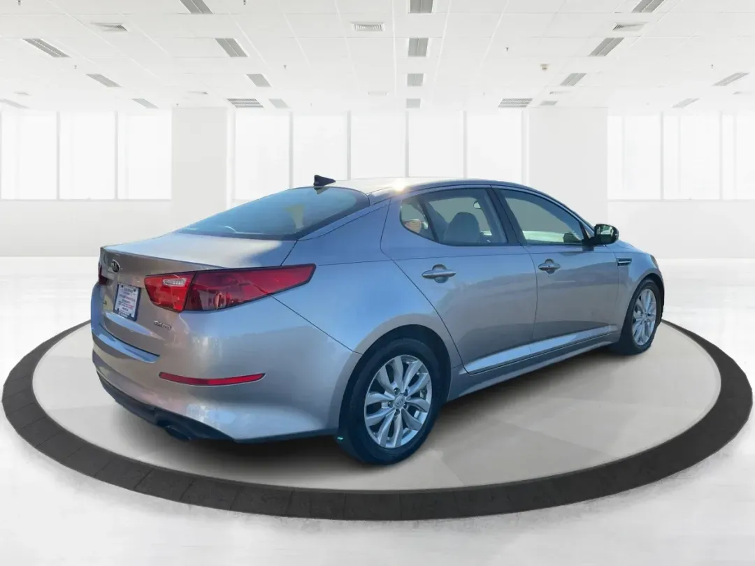 2015 Kia Optima EX (5XXGN4A74FG) with an Theta II 2.4L I-4 gasoline direct injection engine, located at 1230 East Main St, Xenia, OH, 45385, (937) 908-9800, 39.688026, -83.910172 - Experience the perfect blend of style, comfort, and reliability with this 2015 Kia Optima EX at Advantage Car and Credit in Xenia, OH. Whether you're embarking on daily commutes, family road trips, or simply looking for a trusty companion for your adventures, this vehicle is designed to meet your di - Photo#2