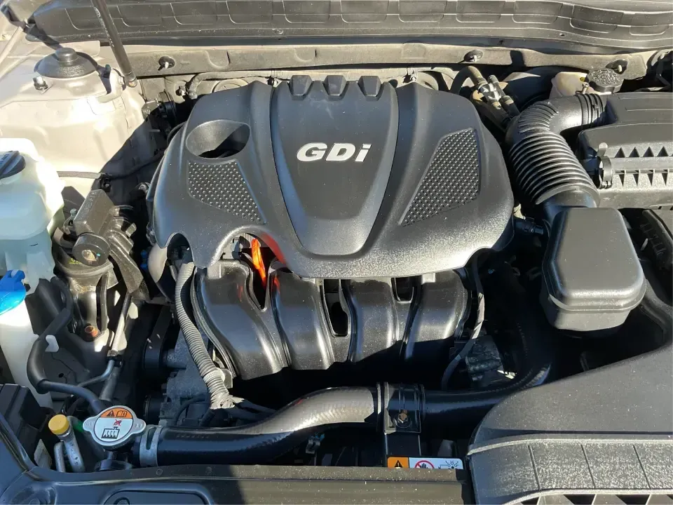 2015 Kia Optima EX (5XXGN4A74FG) with an Theta II 2.4L I-4 gasoline direct injection engine, 6-Speed Automatic transmission, located at 1184 Kauffman Ave, Fairborn, OH, 45324, (937) 908-9800, 39.807072, -84.030914 - Experience the perfect blend of style, comfort, and reliability with this 2015 Kia Optima EX at Advantage Car and Credit in Xenia, OH. Whether you're embarking on daily commutes, family road trips, or simply looking for a trusty companion for your adventures, this vehicle is designed to meet your di - Photo#11