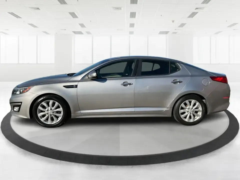 2015 Kia Optima EX (5XXGN4A74FG) with an Theta II 2.4L I-4 gasoline direct injection engine, 6-Speed Automatic transmission, located at 1099 N County Rd 25A , Troy, OH, 45373, (937) 908-9800, 40.057079, -84.212883 - Experience the perfect blend of style, comfort, and reliability with this 2015 Kia Optima EX at Advantage Car and Credit in Xenia, OH. Whether you're embarking on daily commutes, family road trips, or simply looking for a trusty companion for your adventures, this vehicle is designed to meet your di - Photo#5