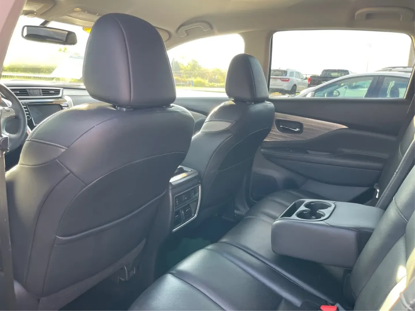 2018 Nissan Murano SL (5N1AZ2MG3JN) with an 3.5L V-6 DOHC engine, located at 880 E. National Road, Vandalia, OH, 45377, (937) 908-9800, 39.891918, -84.183594 - **Discover Your Next Adventure with the 2018 Nissan Murano SL Perfect for Growing Families and Weekend Getaways!**<br /> <br /> Are you ready to elevate your driving experience? At Advantage Car and Credit in Vandalia, OH, we are excited to offer a superb 2018 Nissan Murano SL that perfectly balanc - Photo#10