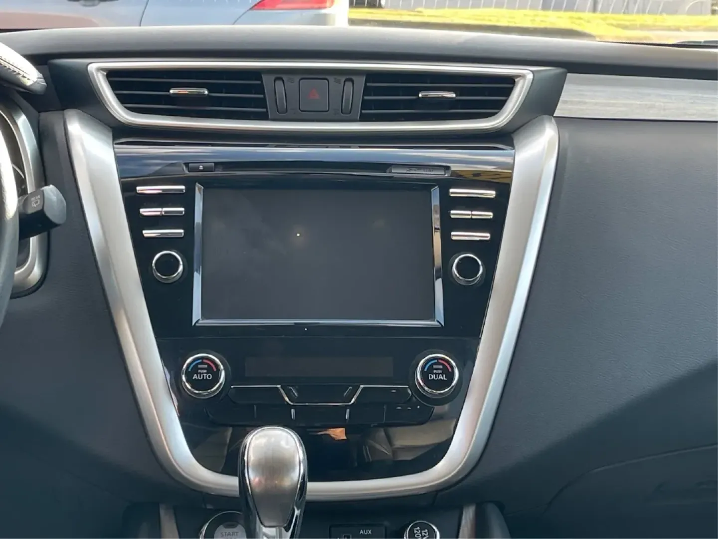 2018 Nissan Murano SL (5N1AZ2MG3JN) with an 3.5L V-6 DOHC engine, located at 880 E. National Road, Vandalia, OH, 45377, (937) 908-9800, 39.891918, -84.183594 - **Discover Your Next Adventure with the 2018 Nissan Murano SL Perfect for Growing Families and Weekend Getaways!**<br /> <br /> Are you ready to elevate your driving experience? At Advantage Car and Credit in Vandalia, OH, we are excited to offer a superb 2018 Nissan Murano SL that perfectly balanc - Photo#13