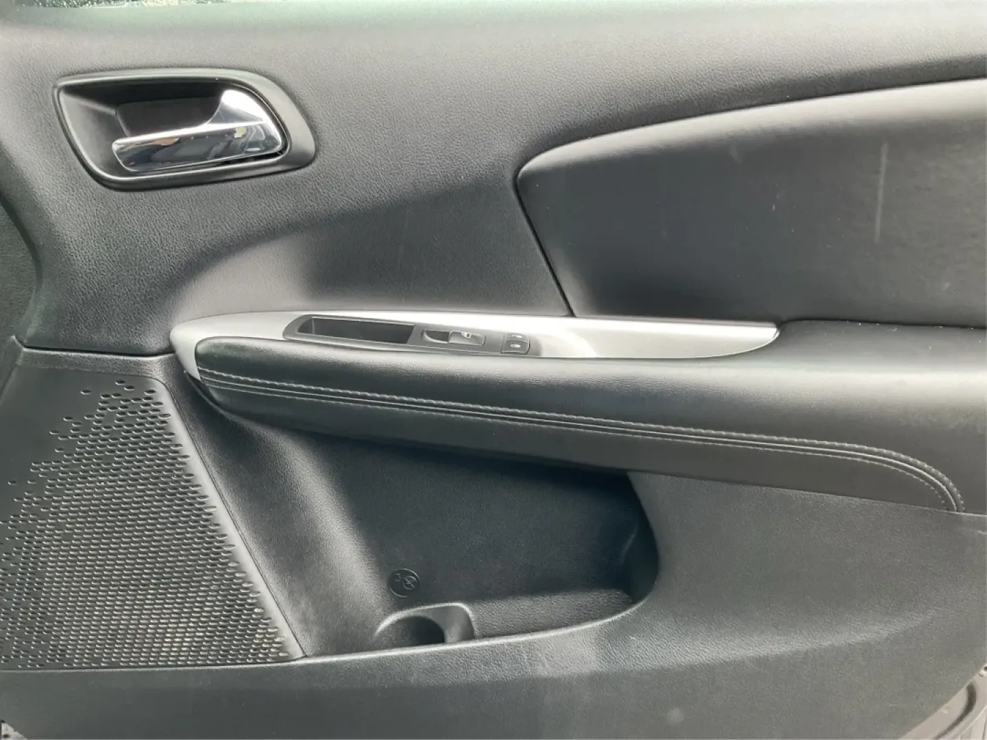 2017 Dodge Journey SE (3C4PDCAB6HT) with an Tigershark MultiAir 2.4L I-4 DOHC engine, located at 1951 S Dayton Lakeview Rd., New Carlisle, OH, 45344, (937) 908-9800, 39.890999, -84.050255 - **Adventure Awaits with the 2017 Dodge Journey SE - Perfect for Family Road Trips!**<br /> <br /> Are you searching for a reliable and spacious vehicle to accommodate family adventures or weekend getaways? Look no further than this stunning 2017 Dodge Journey SE, available now at Advantage Car and C - Photo#19