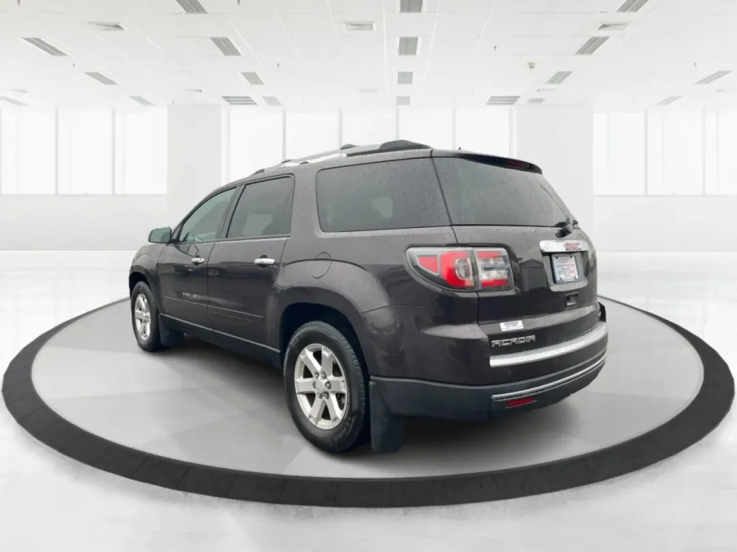 2015 GMC Acadia SLE-2 (1GKKVPKD4FJ) with an 3.6L V-6 gasoline direct injection engine, located at 1099 N County Rd 25A , Troy, OH, 45373, (937) 908-9800, 40.057079, -84.212883 - **Explore the Open Road with the 2015 GMC Acadia SLE-2 Your Family's Adventure Awaits!**<br /> <br /> Are you ready to elevate your family adventures? The 2015 GMC Acadia SLE-2 is the perfect choice for families seeking both comfort and versatility. With its spacious interior, powerful performance, - Photo#4